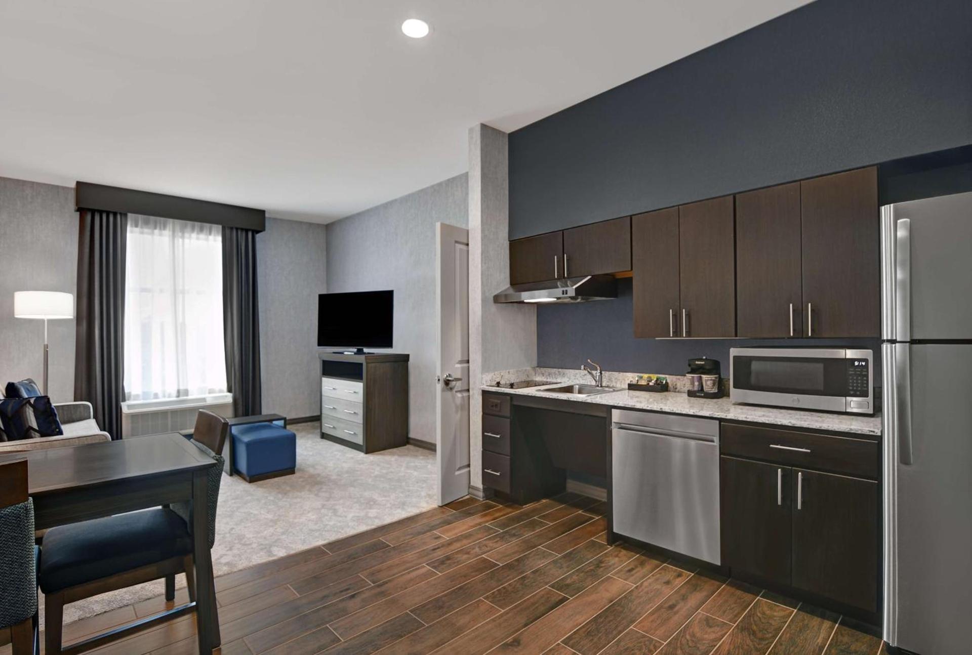 Homewood Suites By Hilton Edison Woodbridge, NJ photo 46