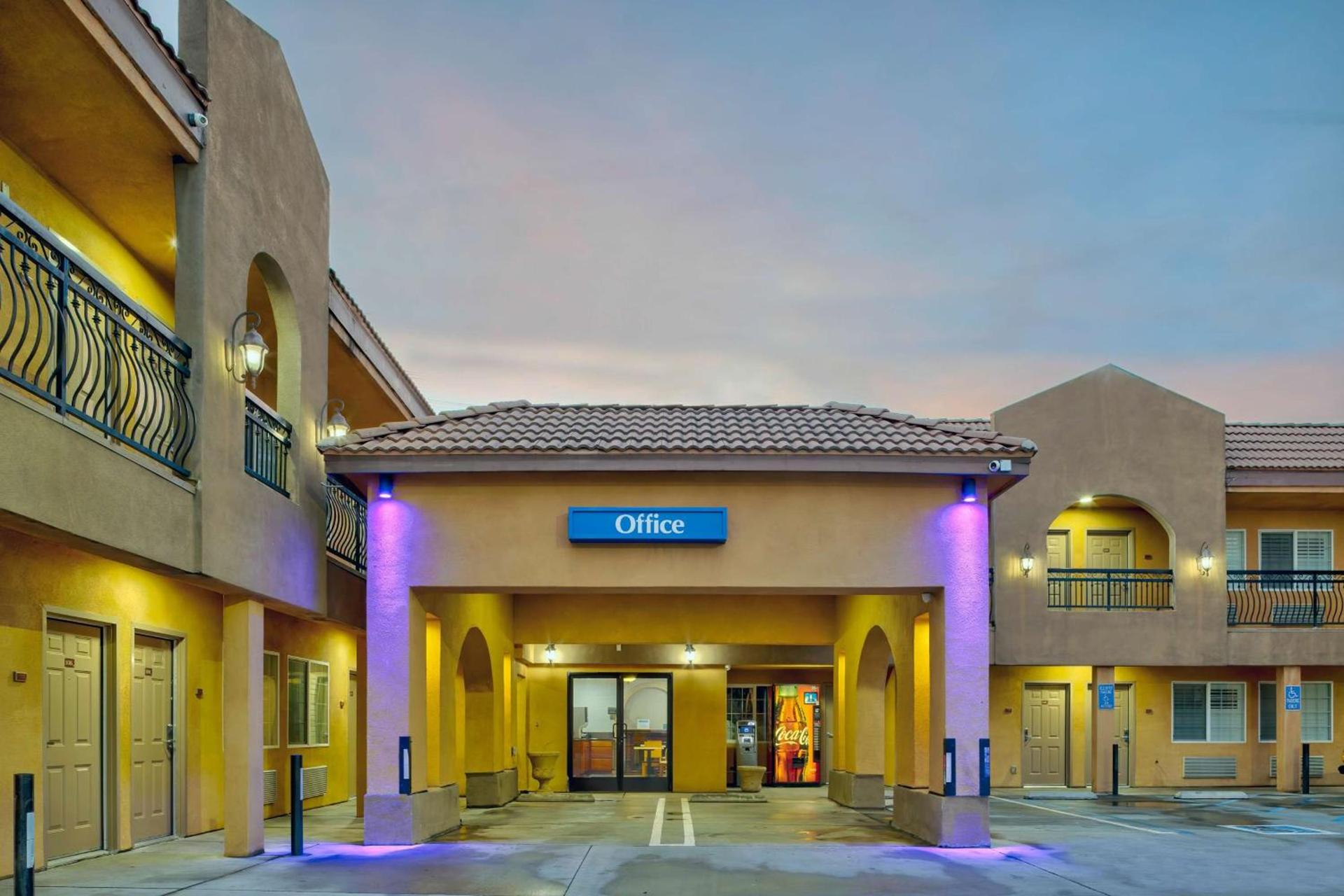 Motel 6 South Gate CA photo 3