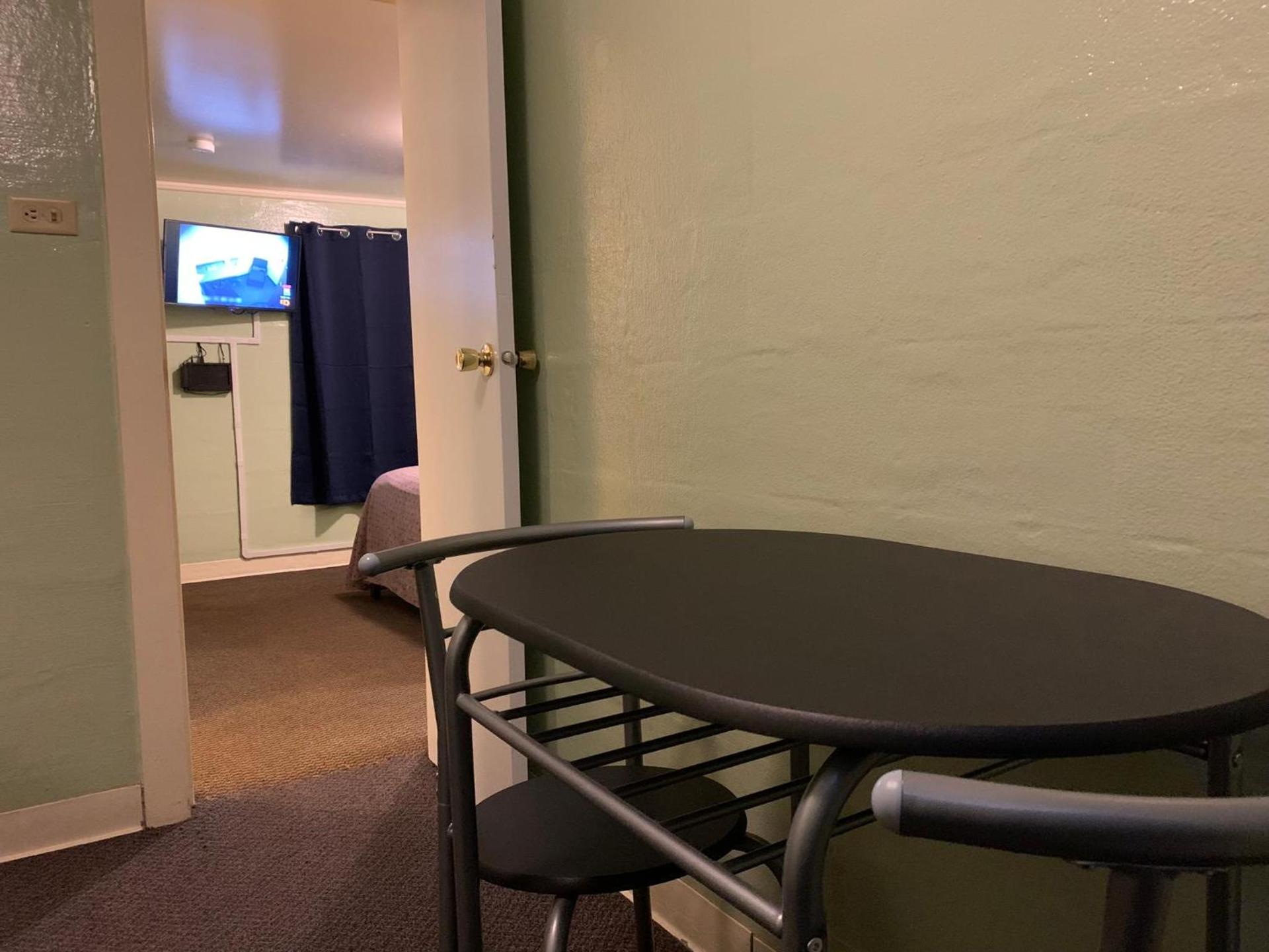 Tour Inn Motel photo 19