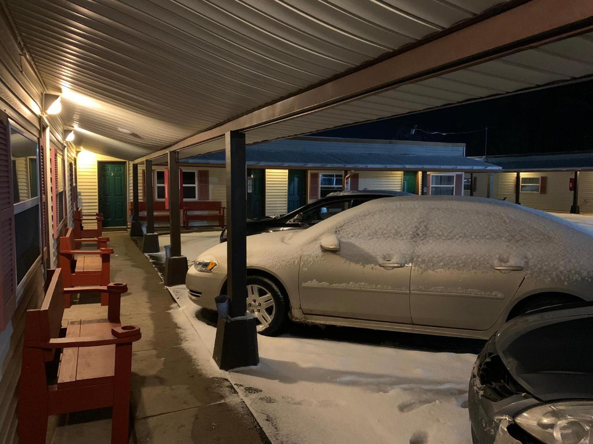 Tour Inn Motel photo 2