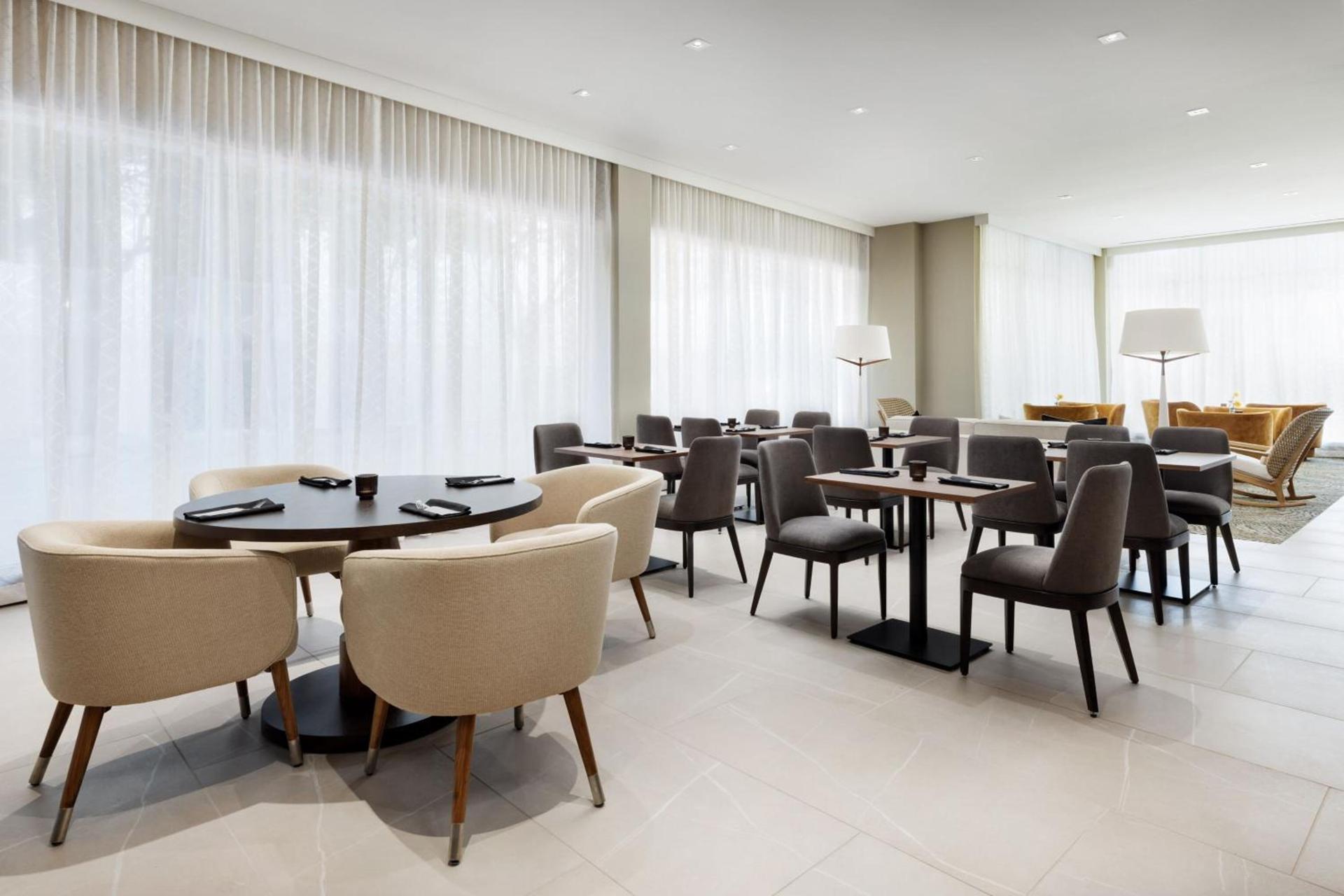 AC Hotel by Marriott Honolulu photo 53