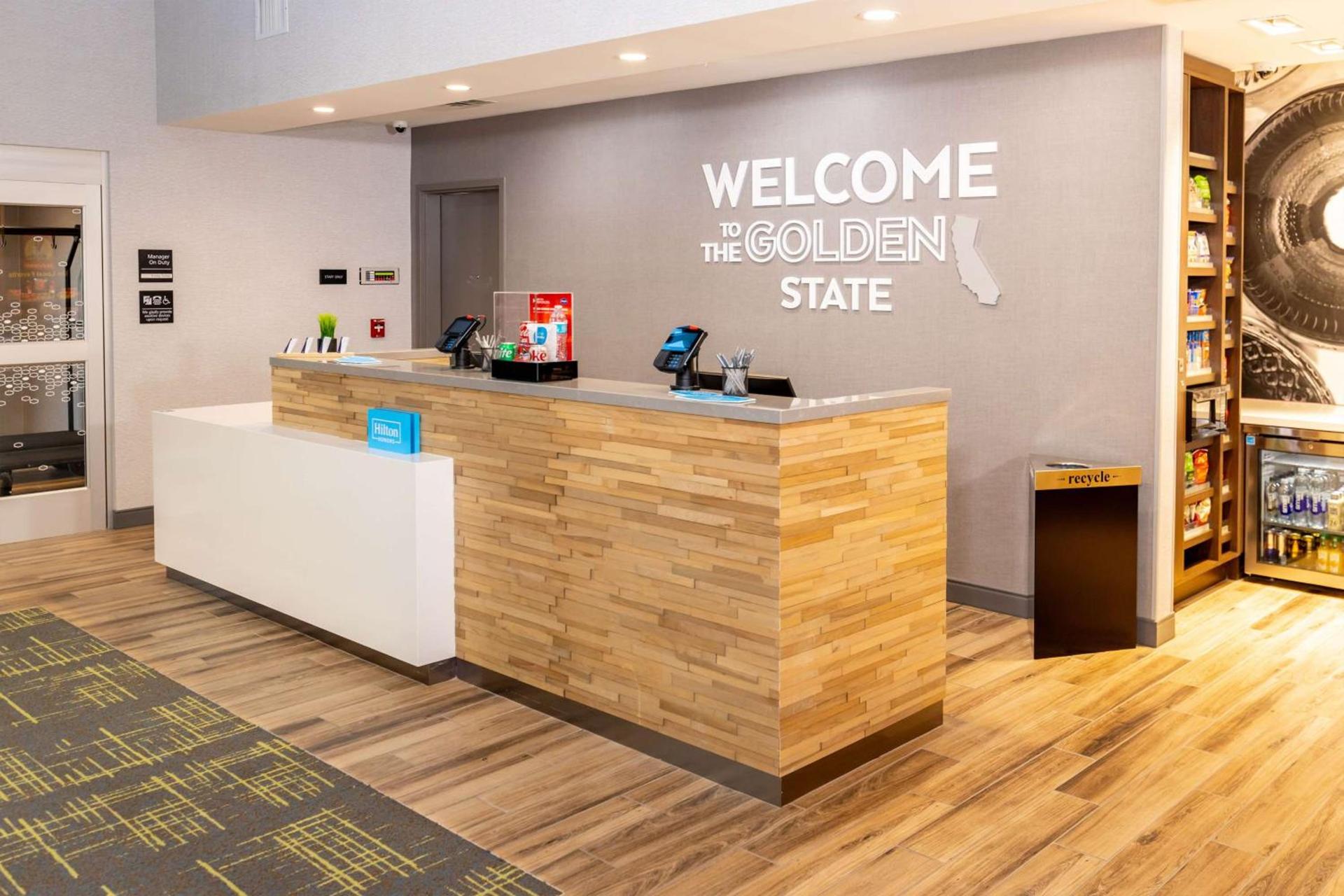 Hampton Inn Selma, Ca photo 13