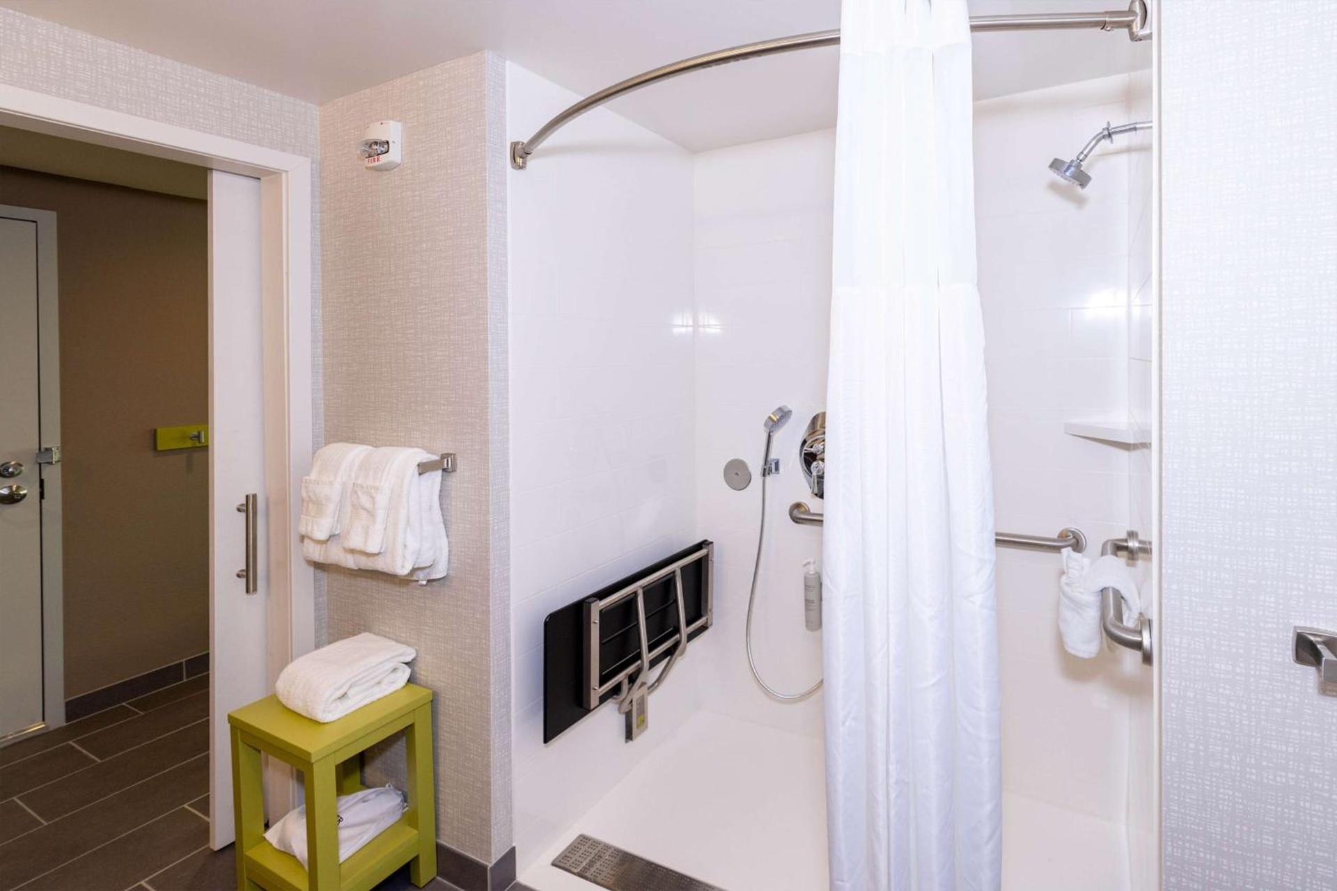 Hampton Inn Selma, Ca photo 34