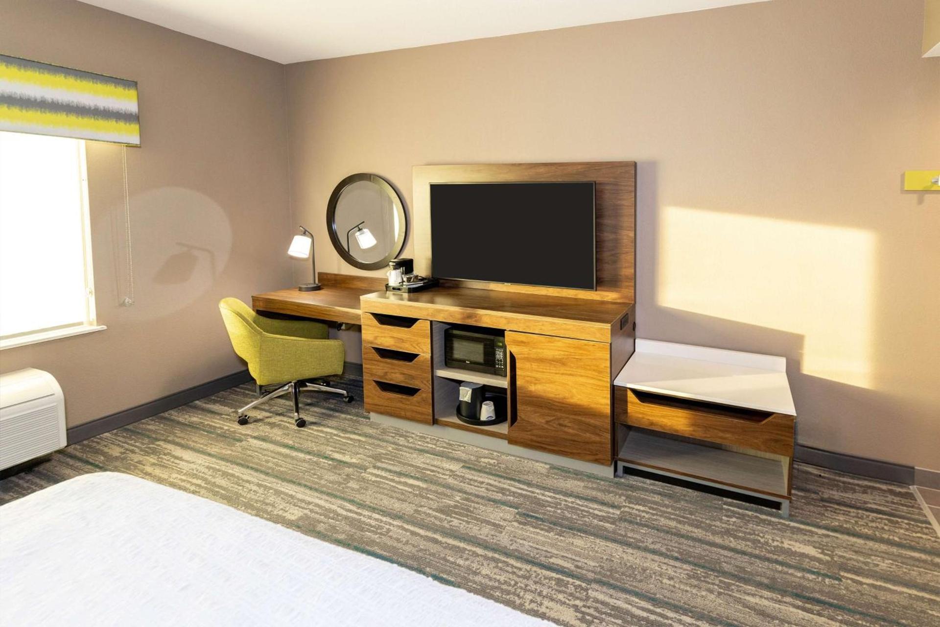 Hampton Inn Selma, Ca photo 36