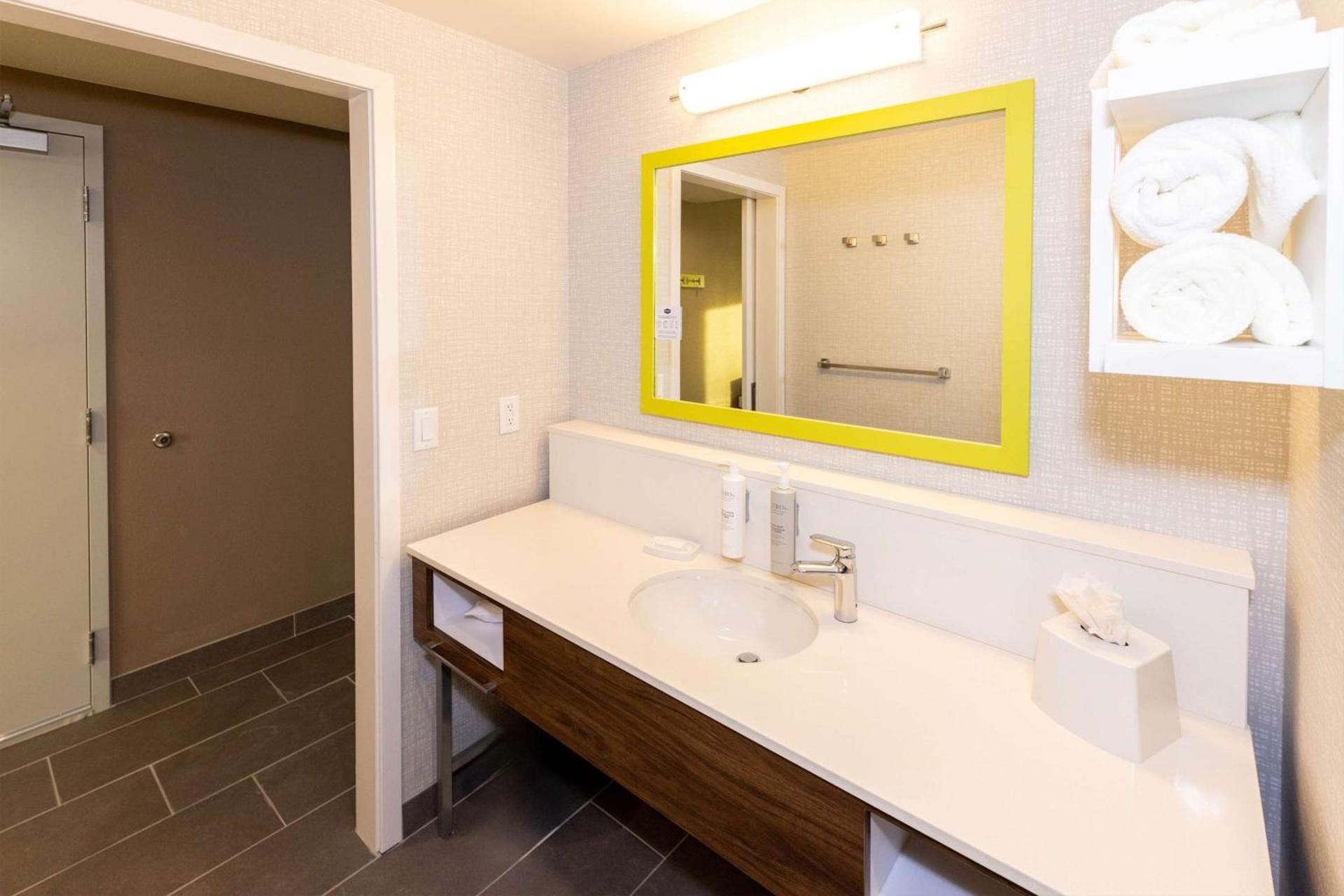 Hampton Inn Selma, Ca photo 39