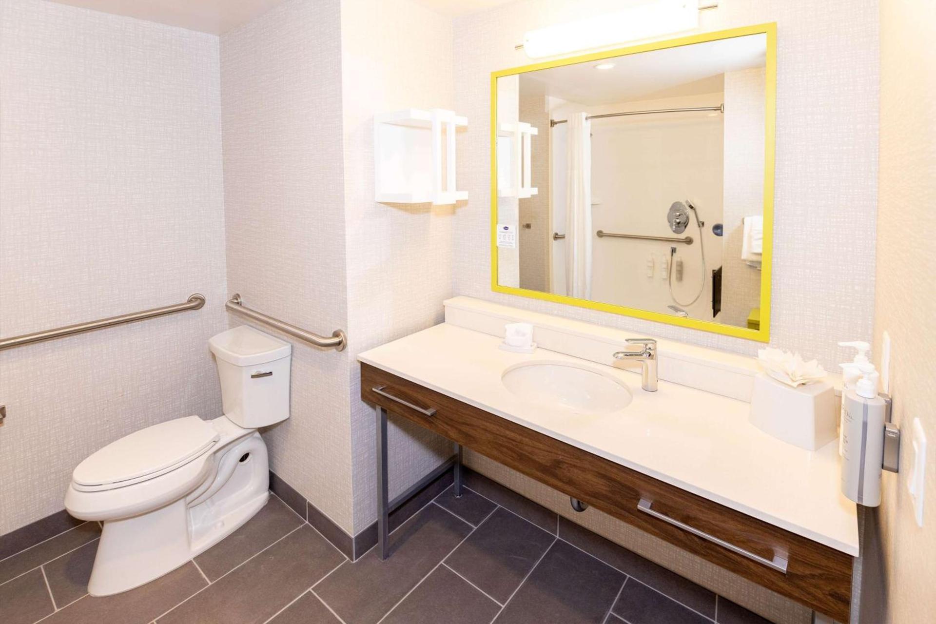Hampton Inn Selma, Ca photo 38