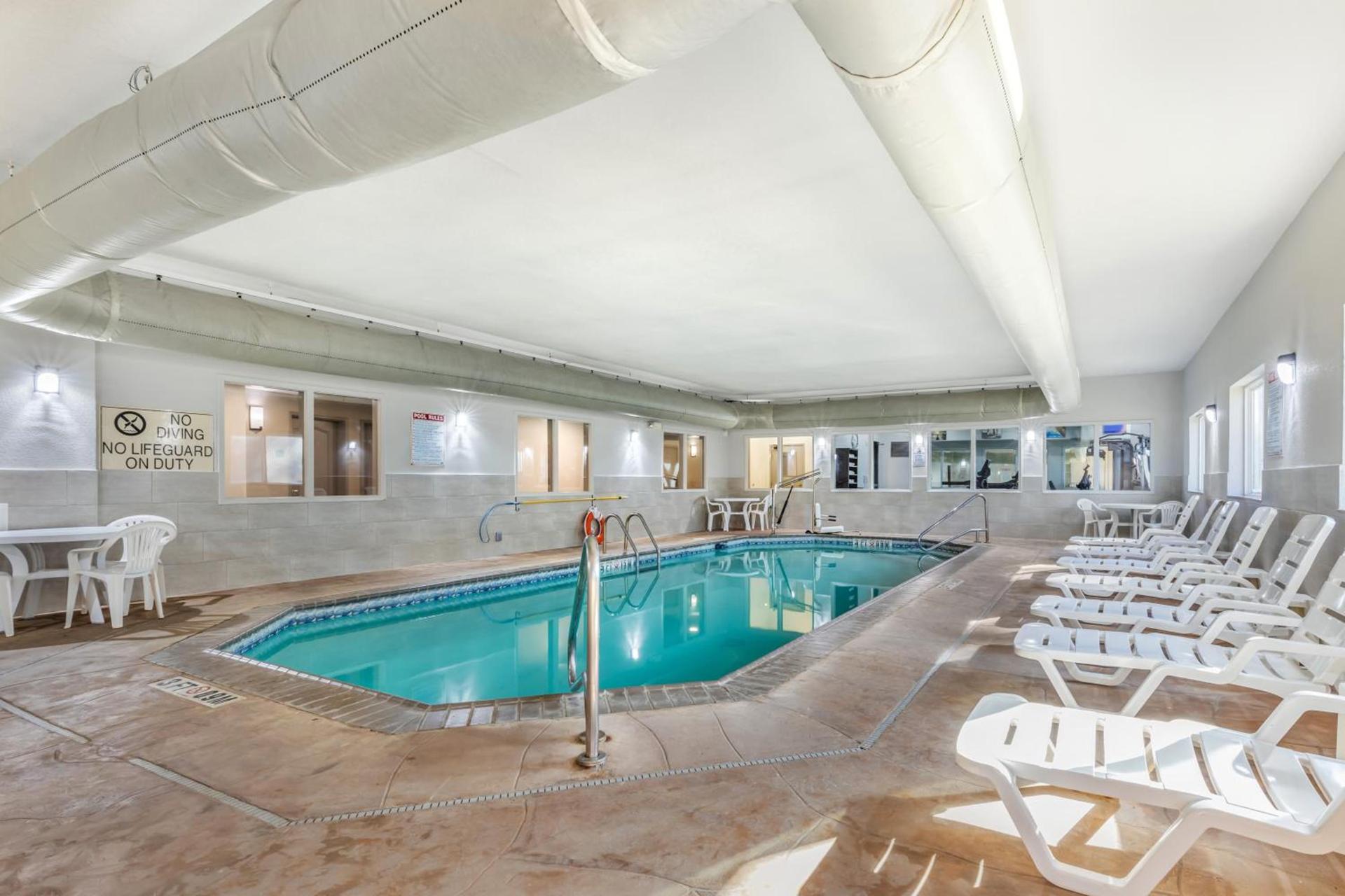 Comfort Suites Nacogdoches photo 33
