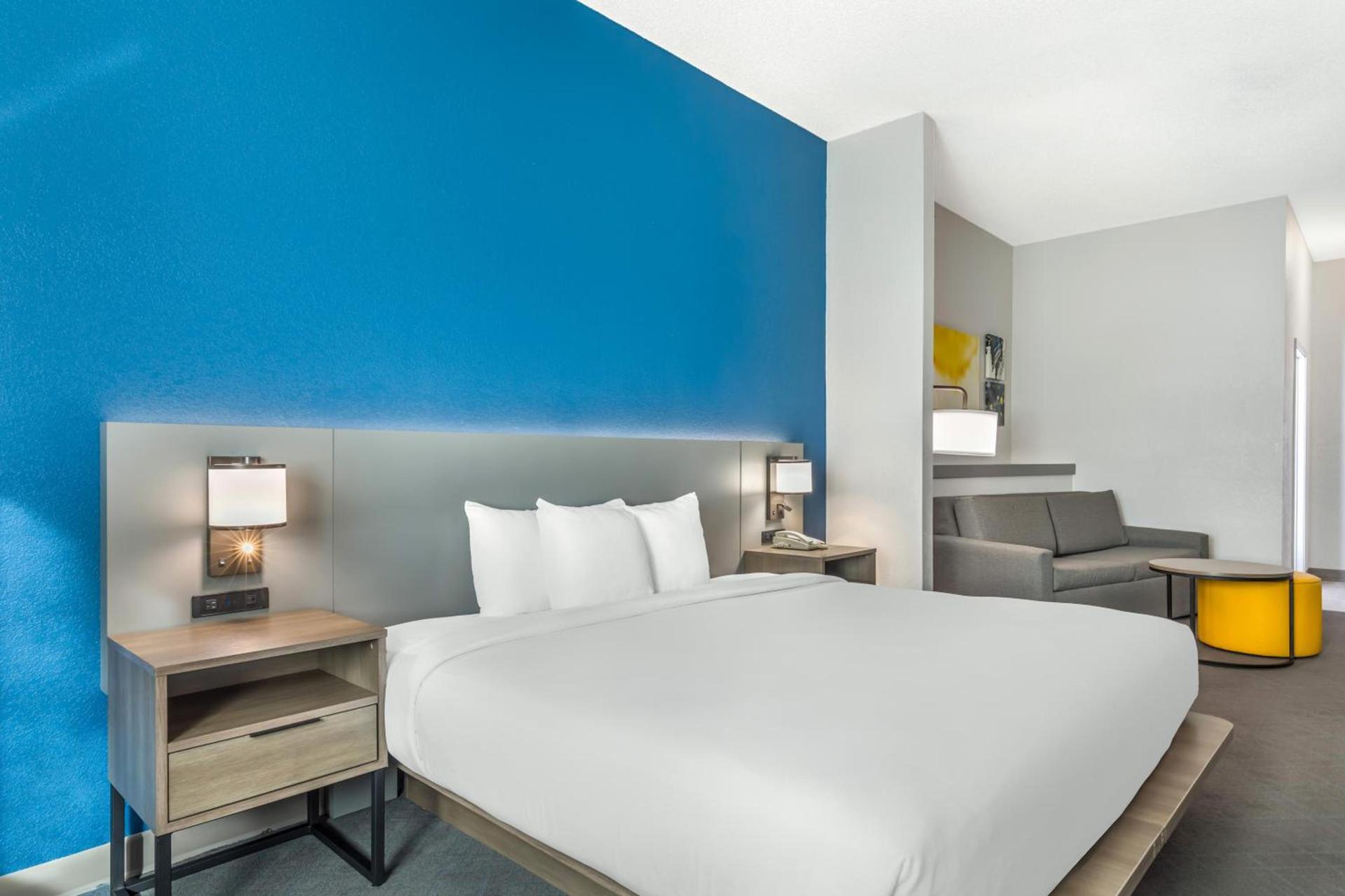 Comfort Suites Nacogdoches photo 24