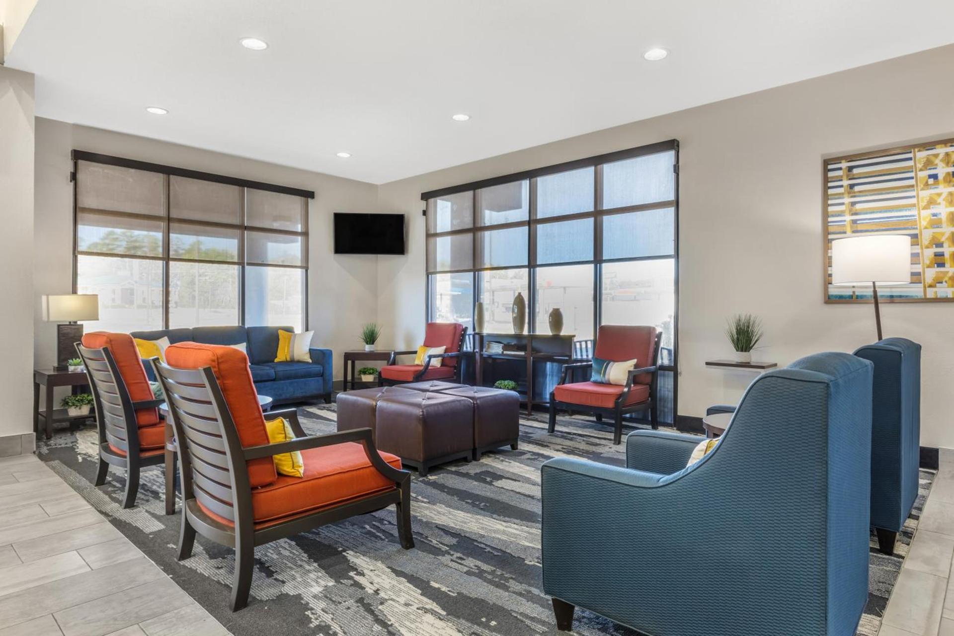 Comfort Suites Nacogdoches photo 11