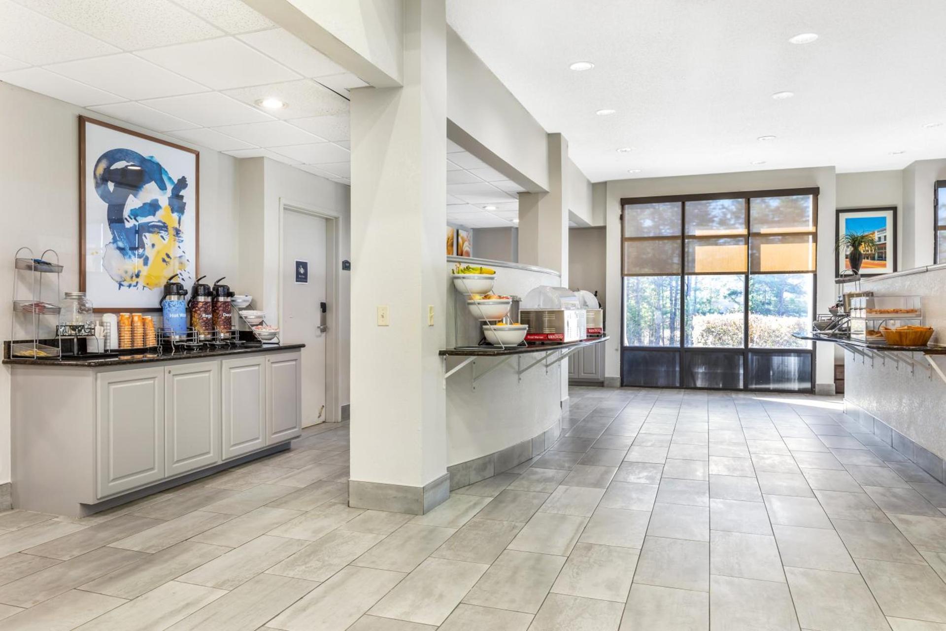 Comfort Suites Nacogdoches photo 30