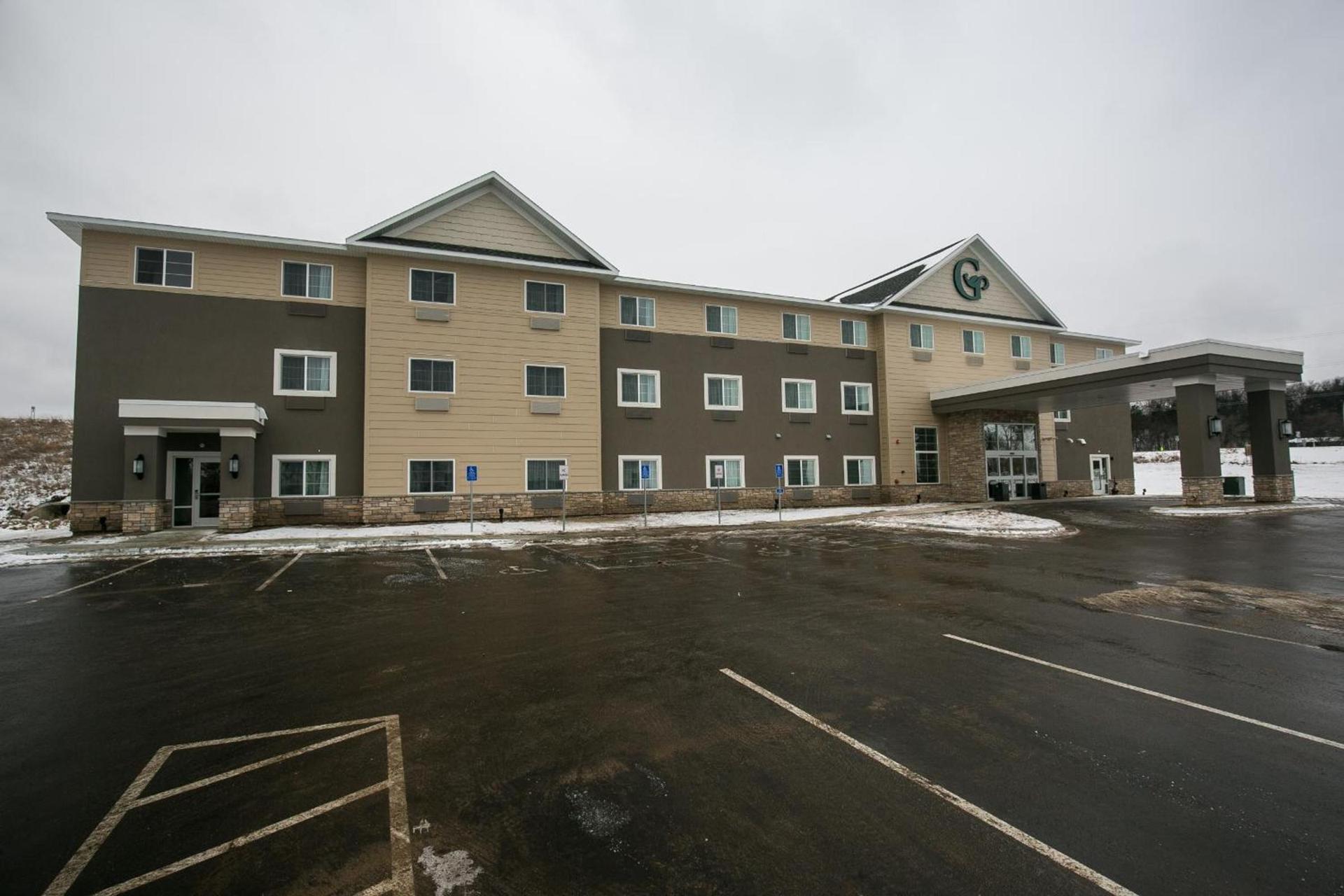 GrandStay Hotel & Suites photo 2