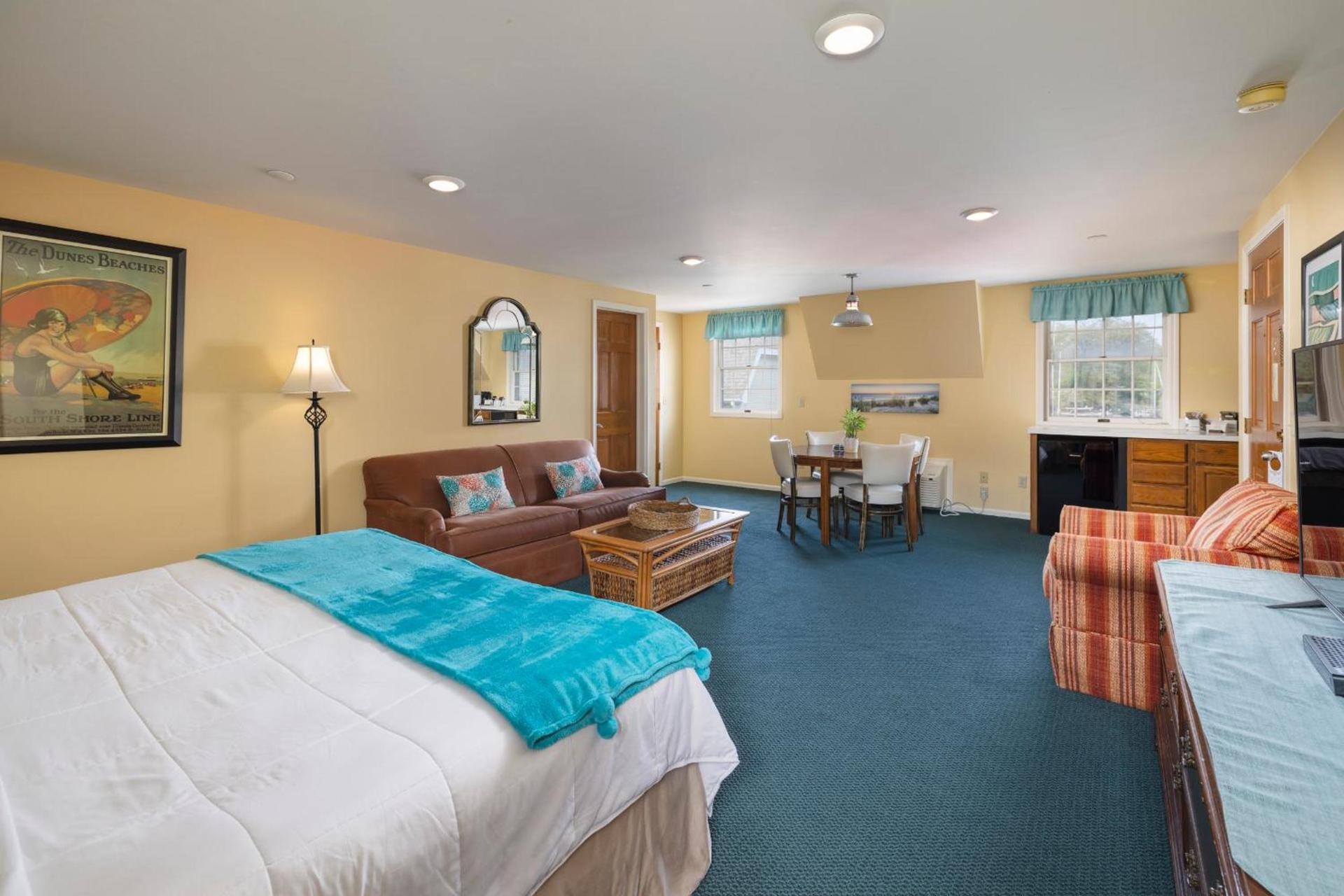 Old Harbor Inn photo 35