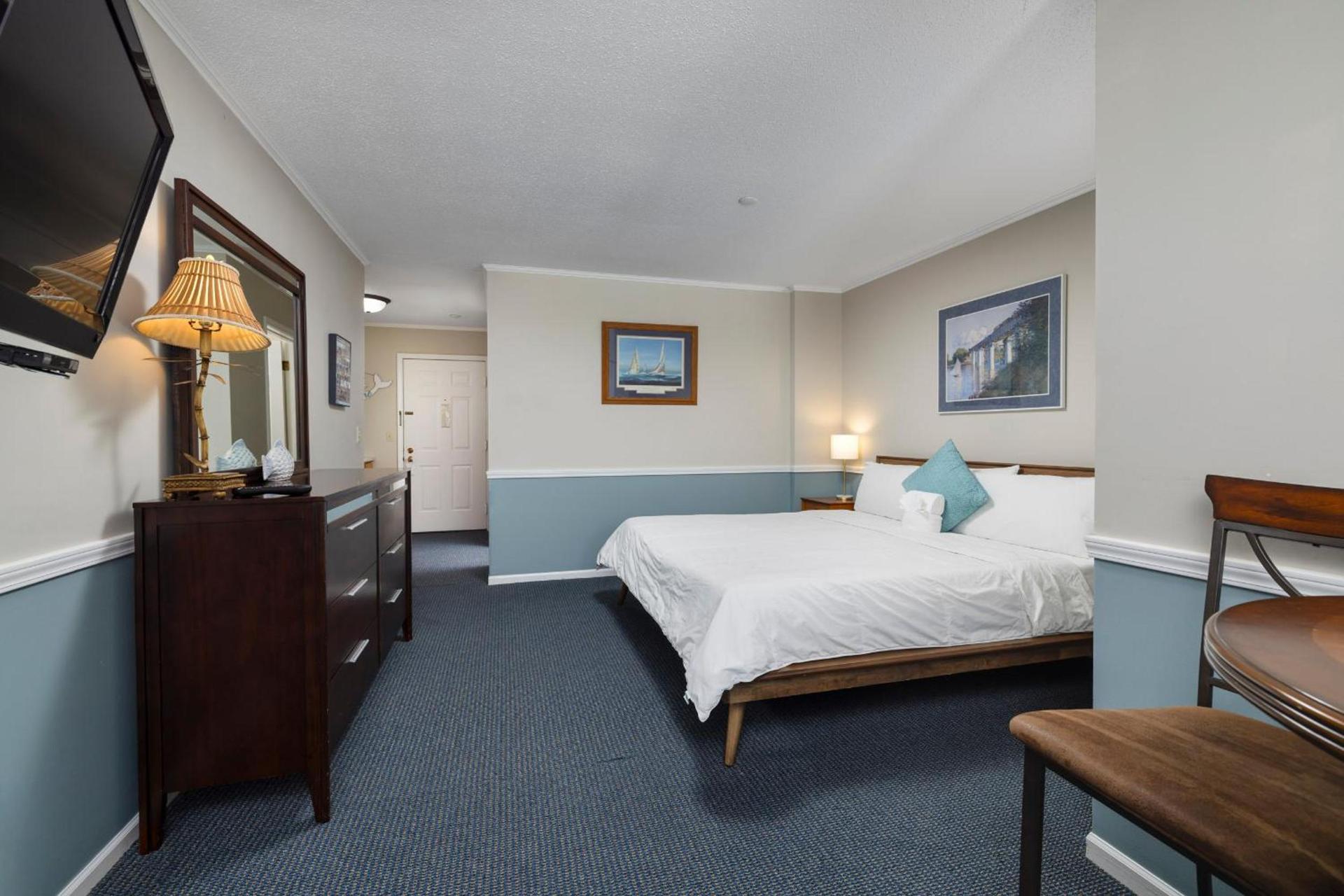 Old Harbor Inn photo 51