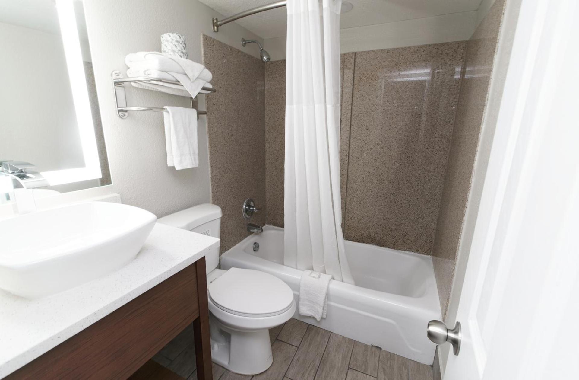Seashire Inn & Suites photo 26