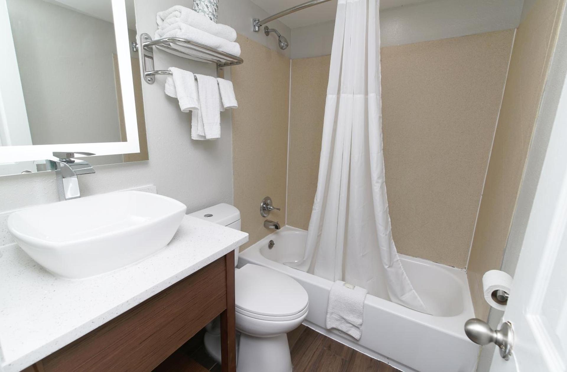 Seashire Inn & Suites photo 18