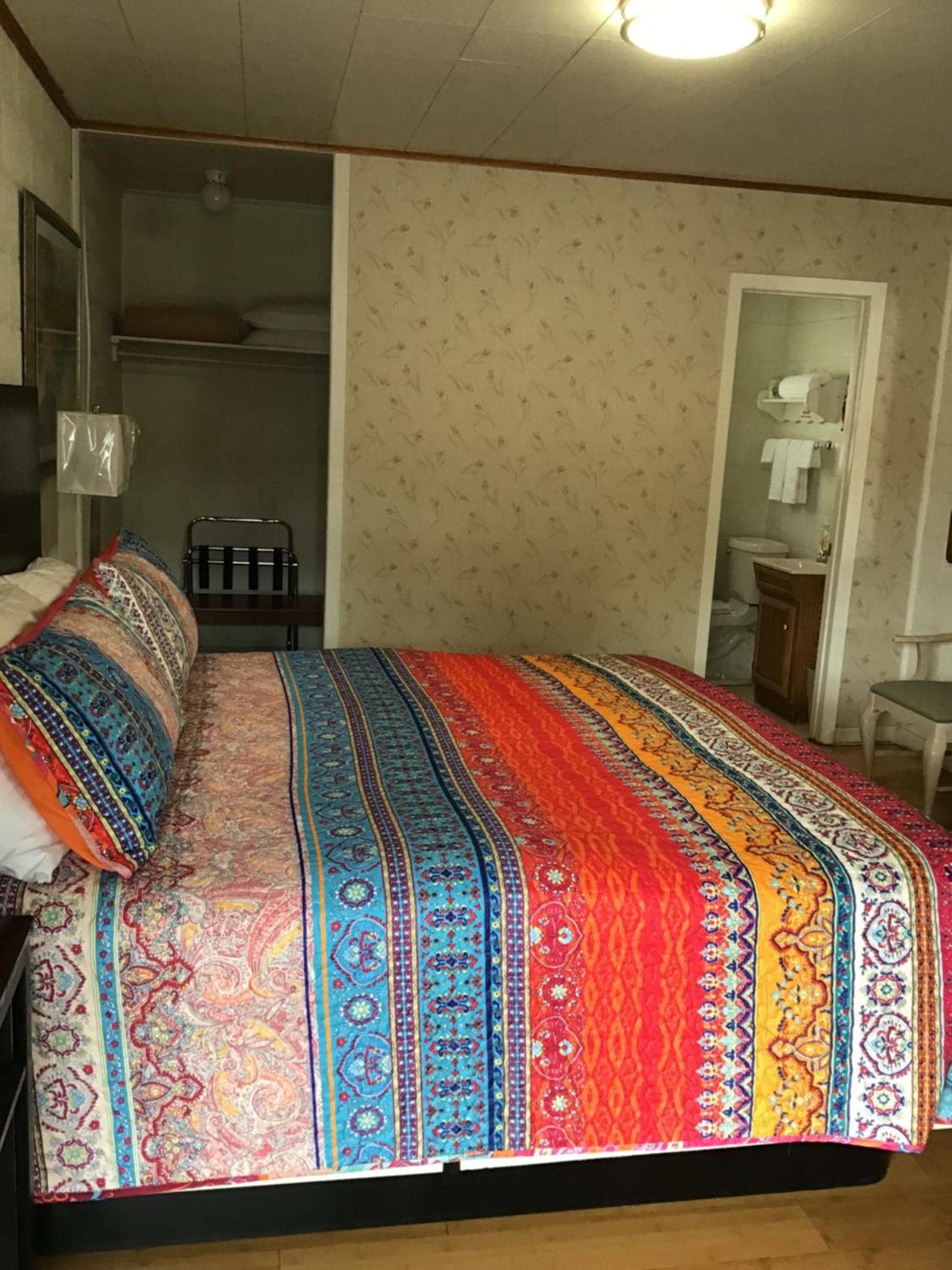 Starlight Motel photo 35