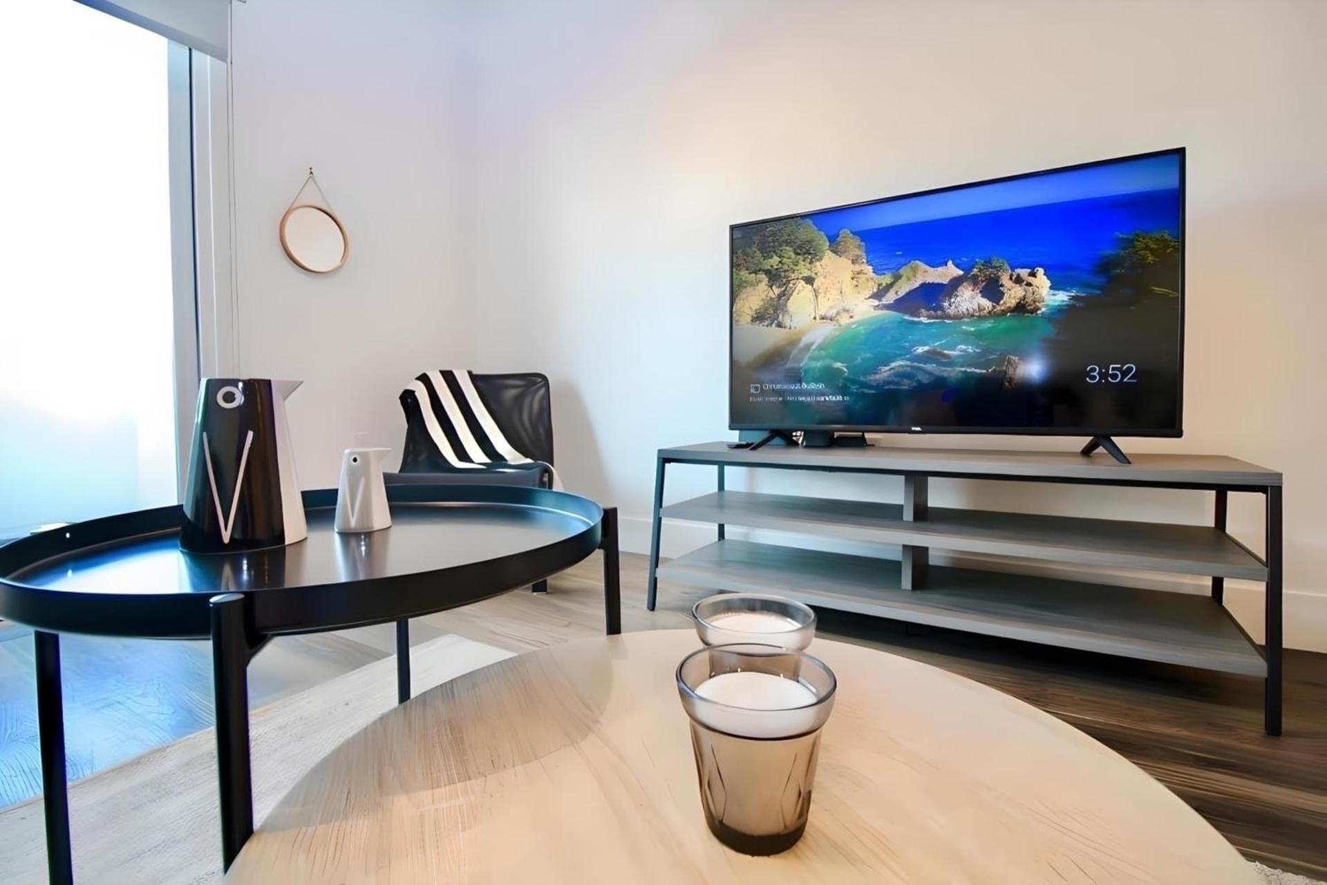 Los Angeles Premium City Suites - Free Secured Parking photo 17
