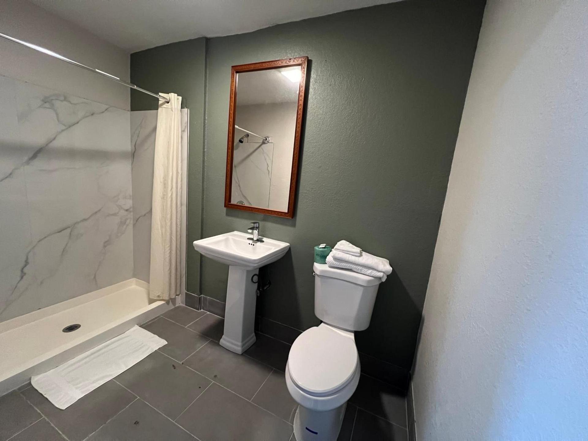 Comfort stay inn photo 5