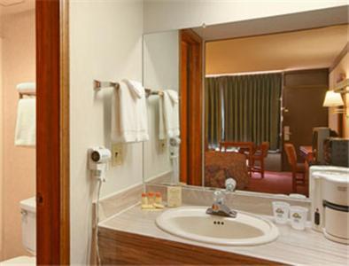 Sunset Inn Clarksville photo 66