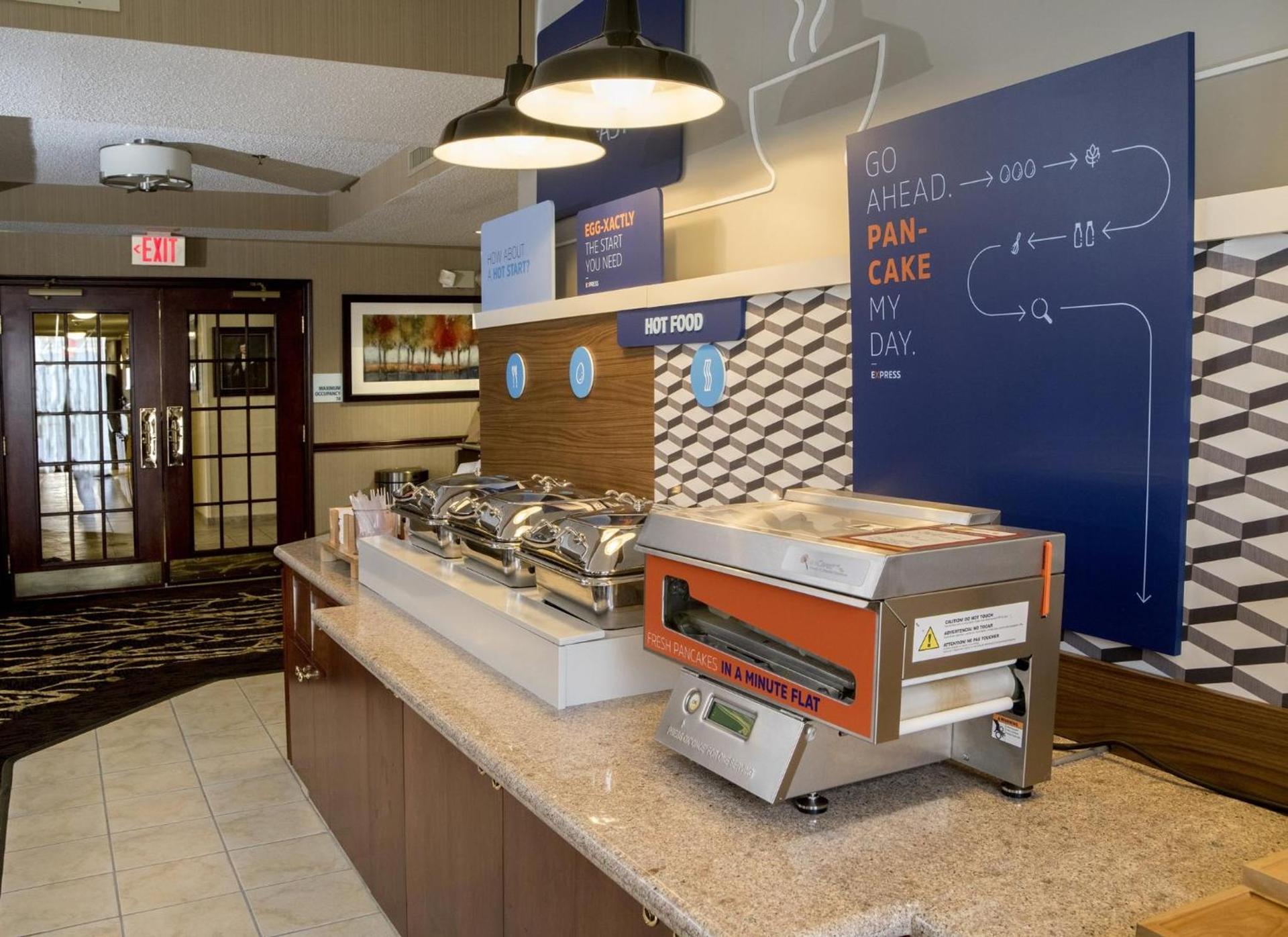Holiday Inn Express & Suites - Sharon-Hermitage by IHG photo 35