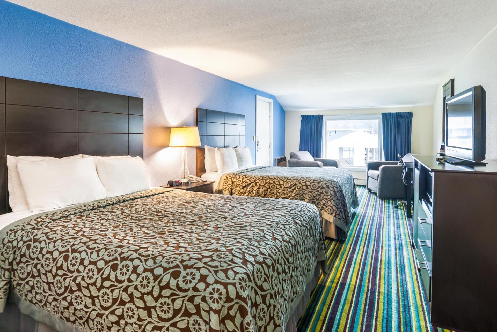 Days Inn by Wyndham Lincoln photo 41