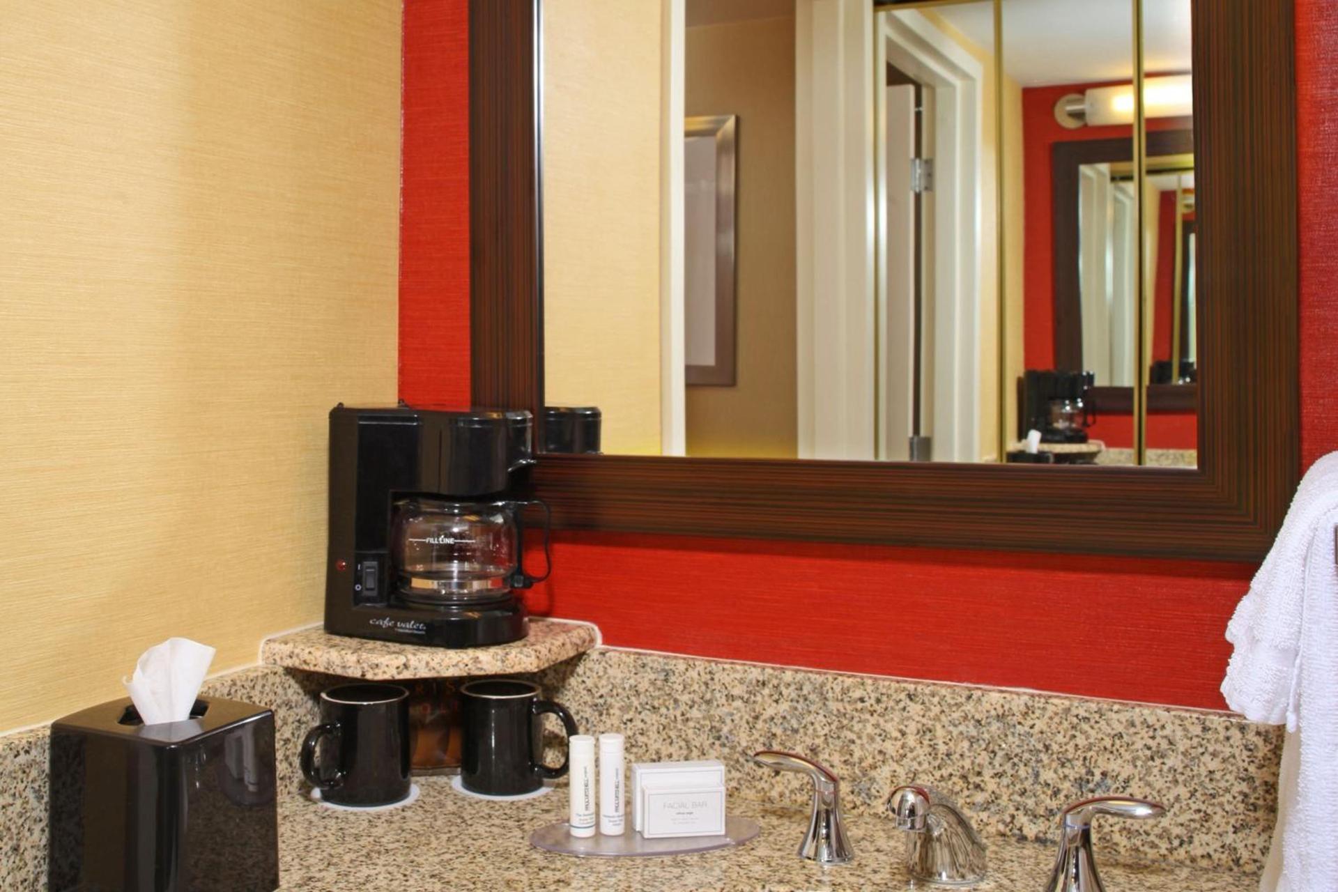 Courtyard by Marriott Baltimore Downtown Inner Harbor photo 8