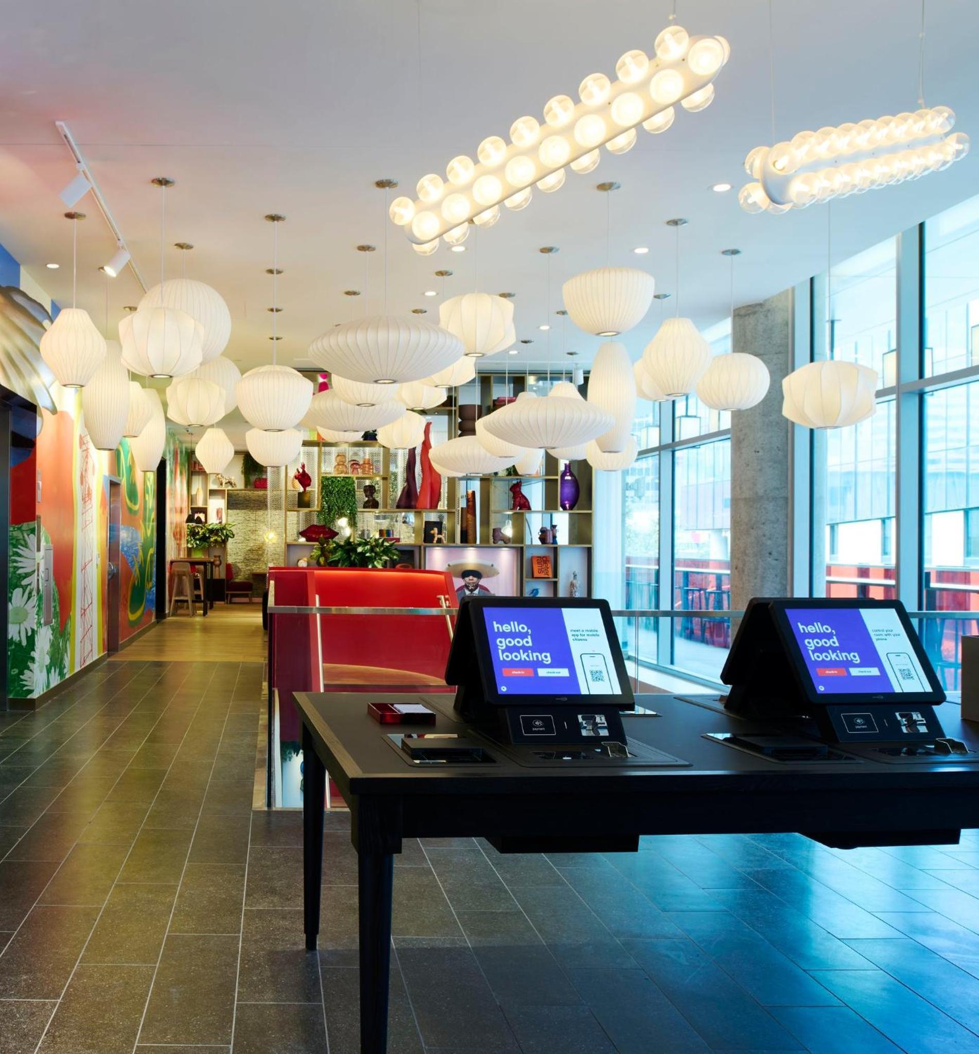 citizenM Austin Downtown photo 3