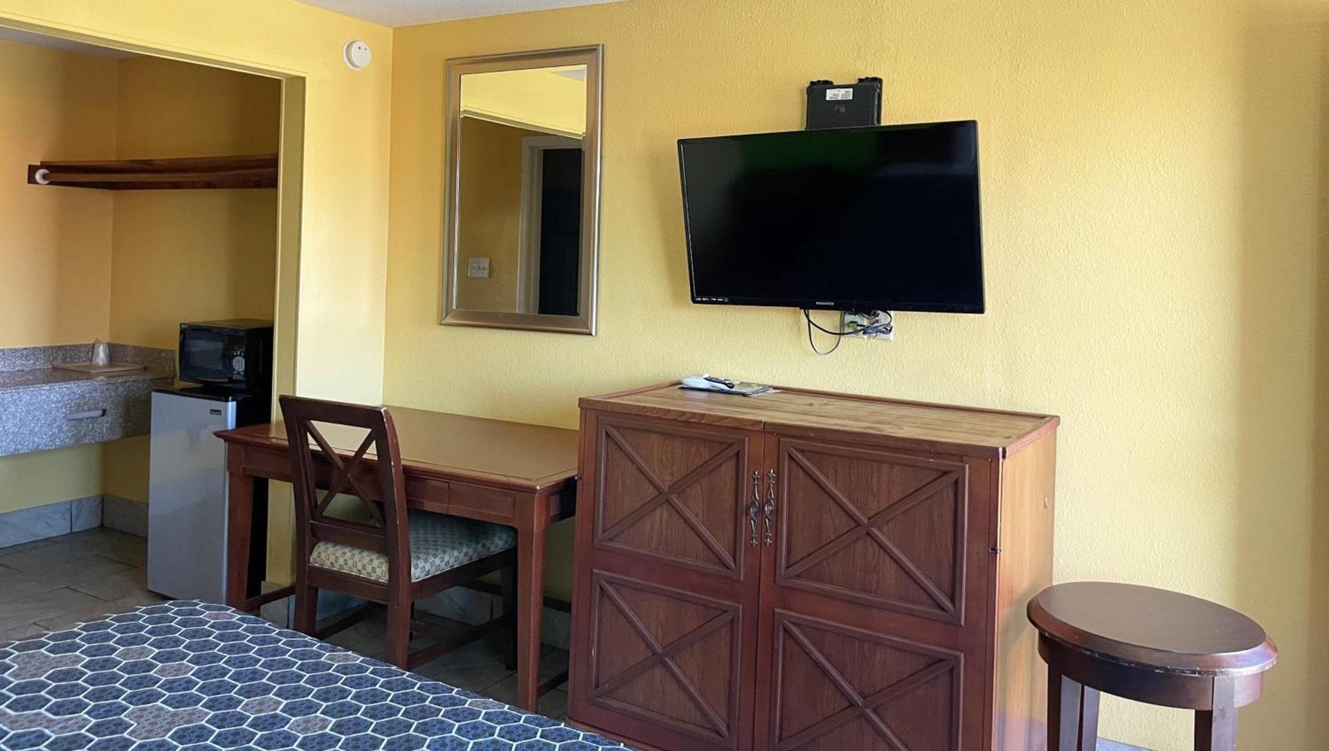 Royal Inn Linden photo 17