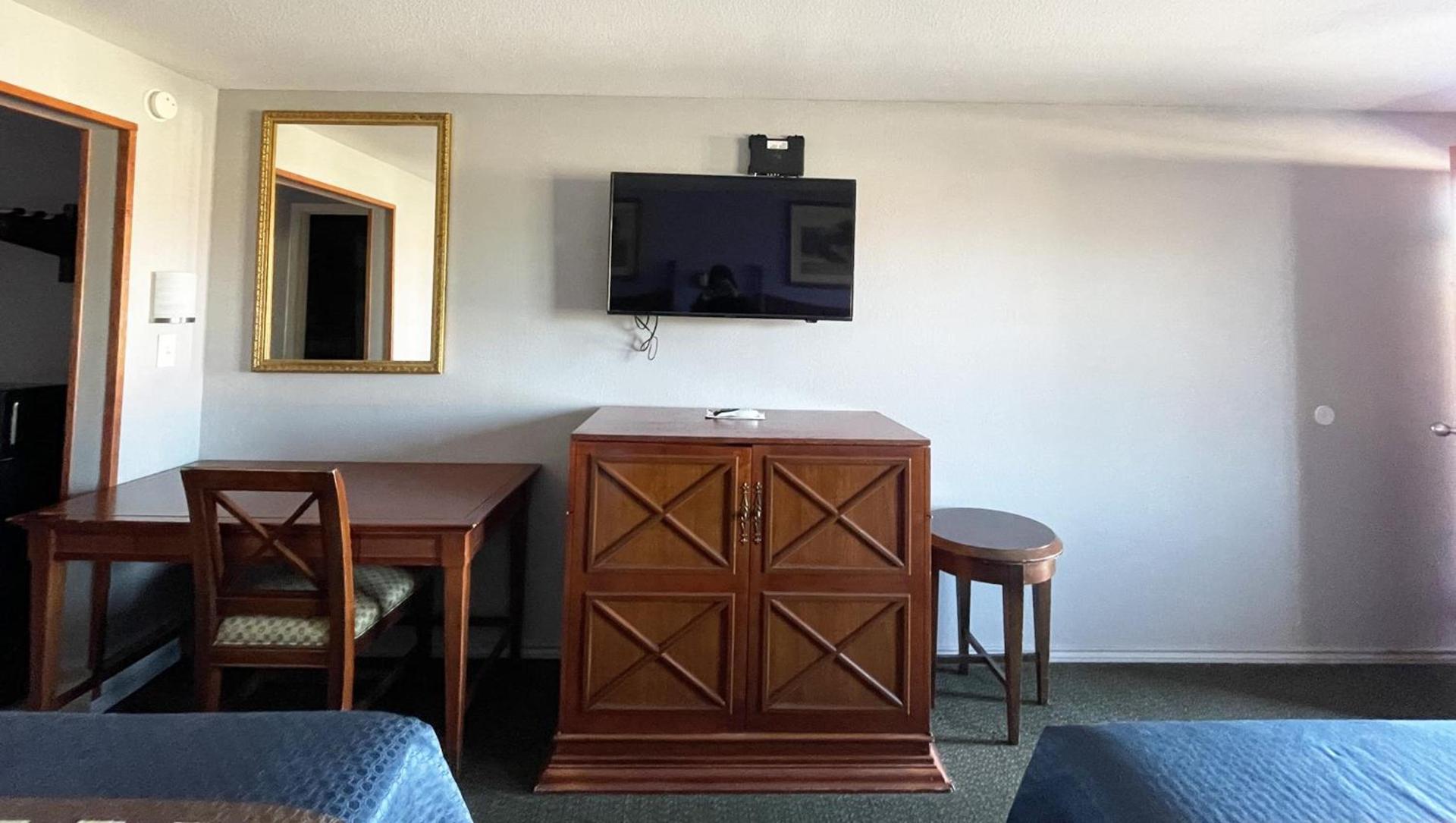 Royal Inn Linden photo 22