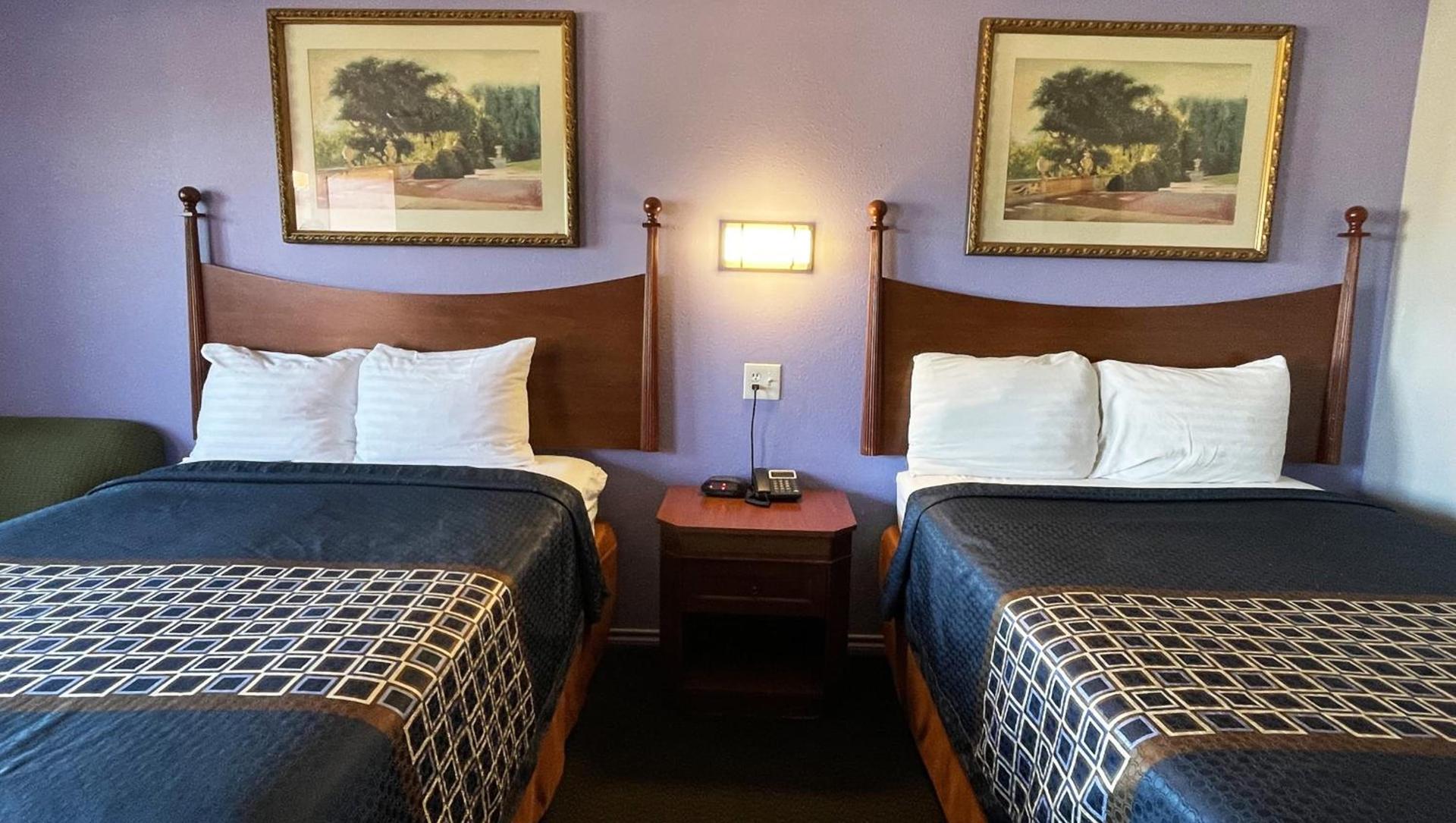 Royal Inn Linden photo 19