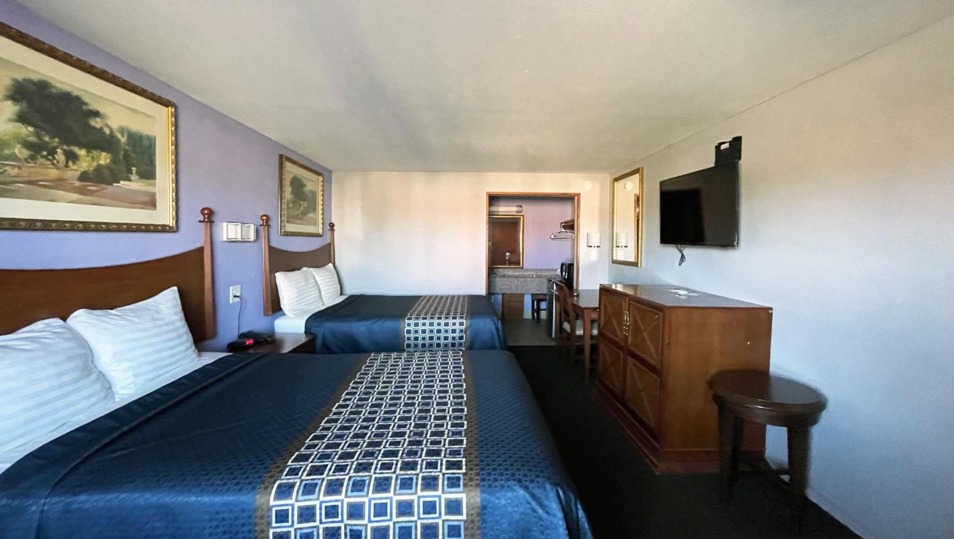 Royal Inn Linden photo 20