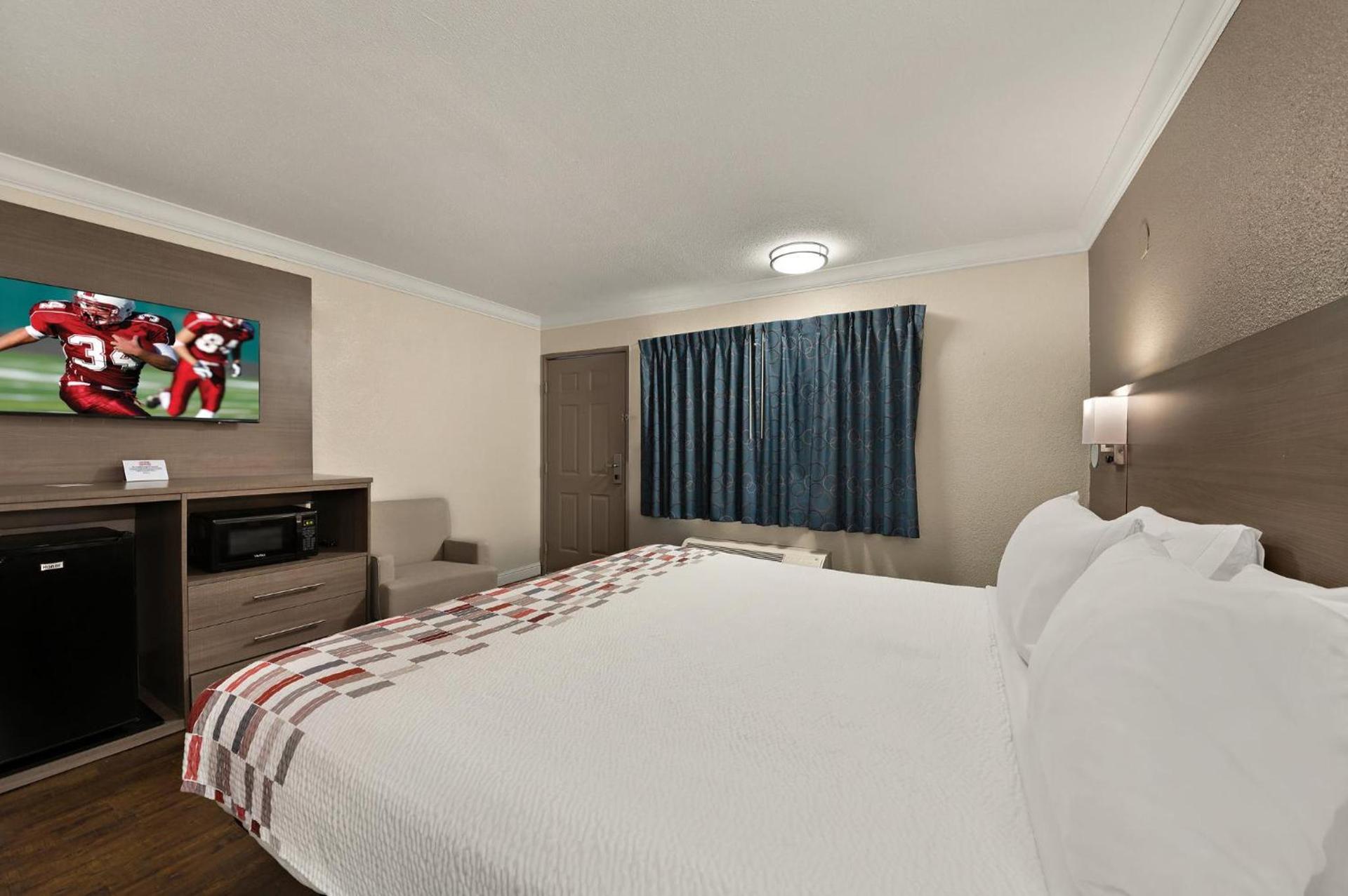 Red Roof Inn Los Angeles - Bellflower photo 26