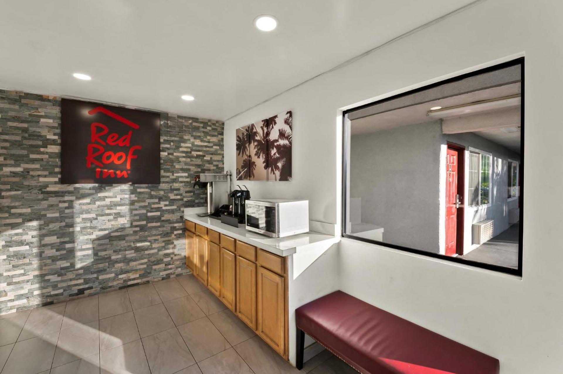 Red Roof Inn Los Angeles - Bellflower photo 13