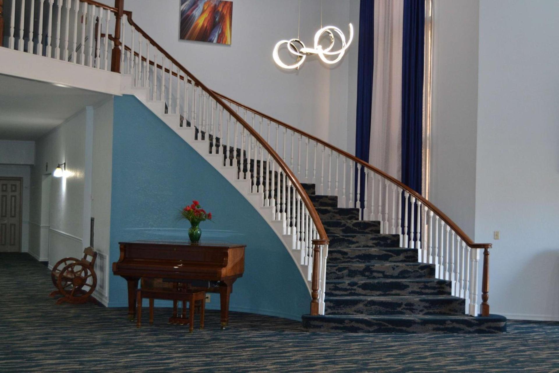 Days Inn and Suites by Wyndham Sikeston photo 4