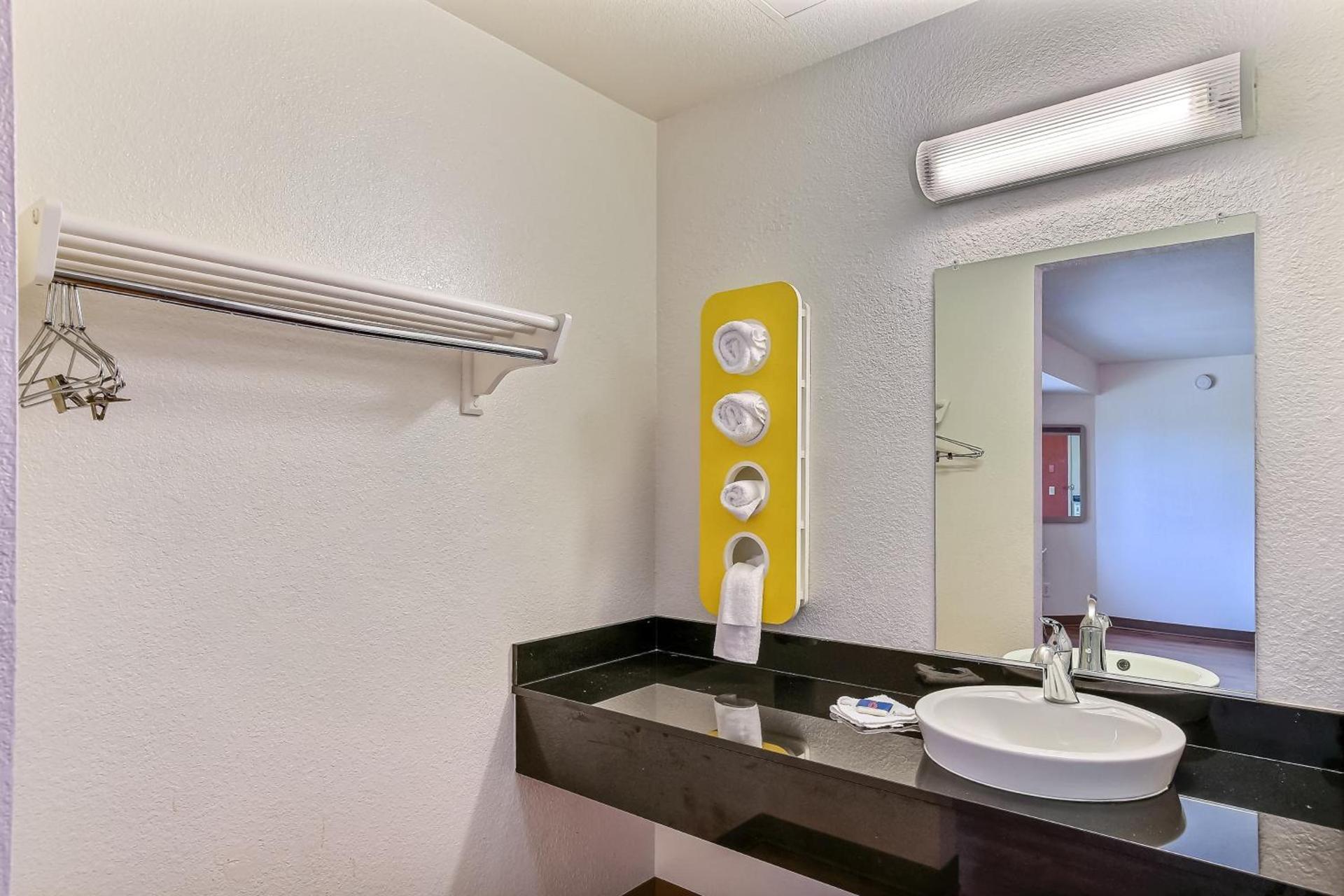 Motel 6-Pinole, CA photo 20