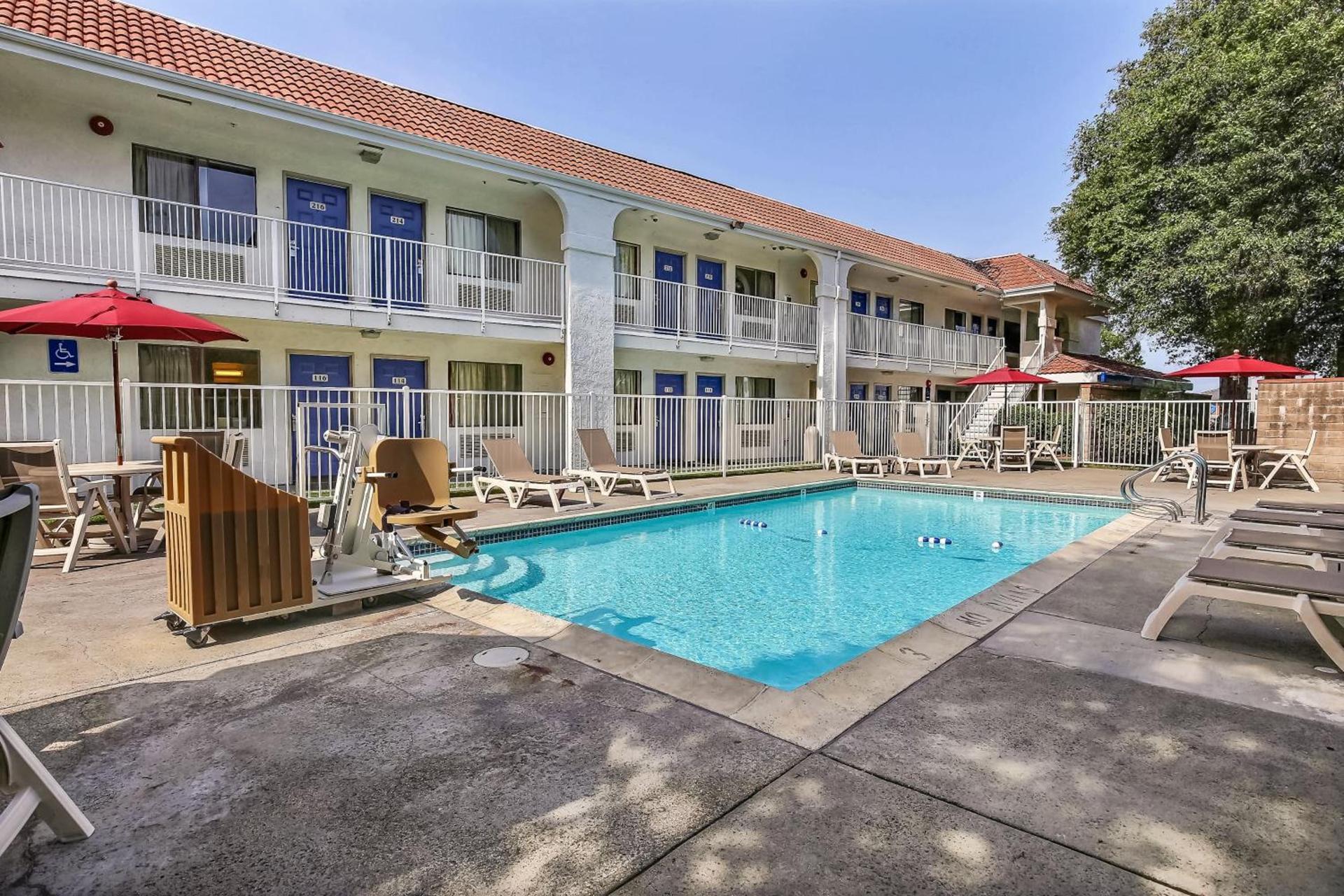 Motel 6-Pinole, CA photo 6