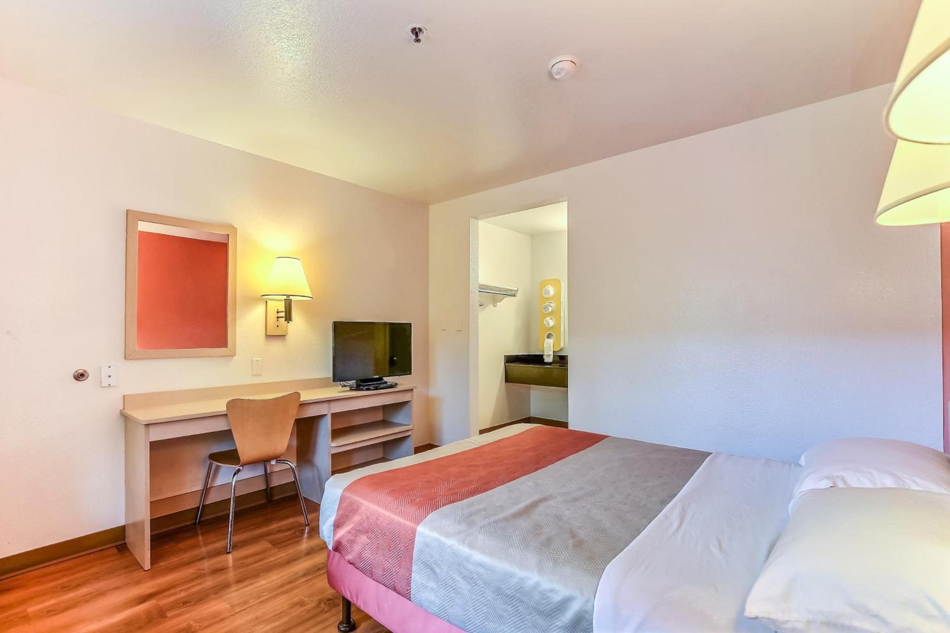 Motel 6-Pinole, CA photo 16