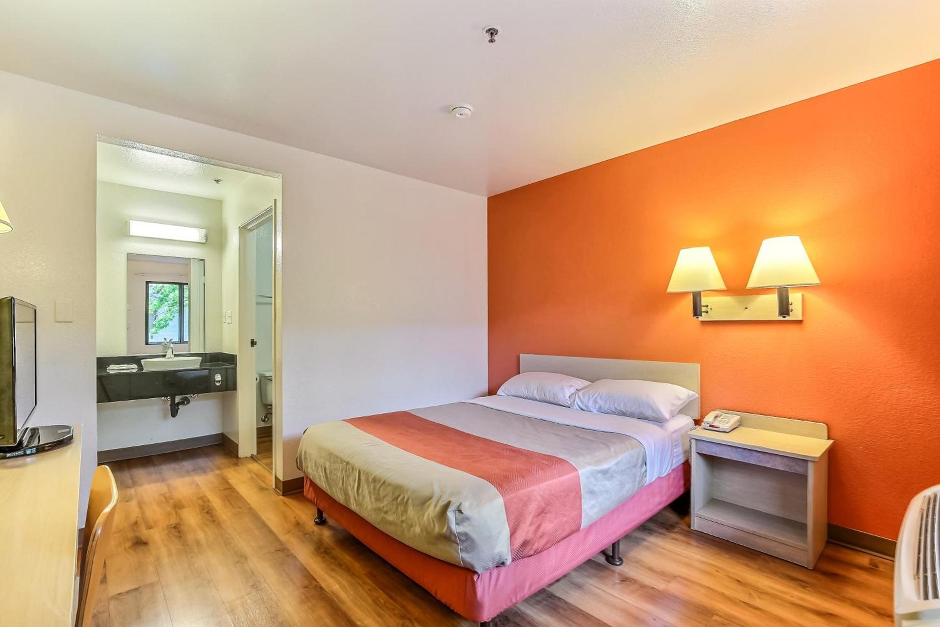 Motel 6-Pinole, CA photo 18