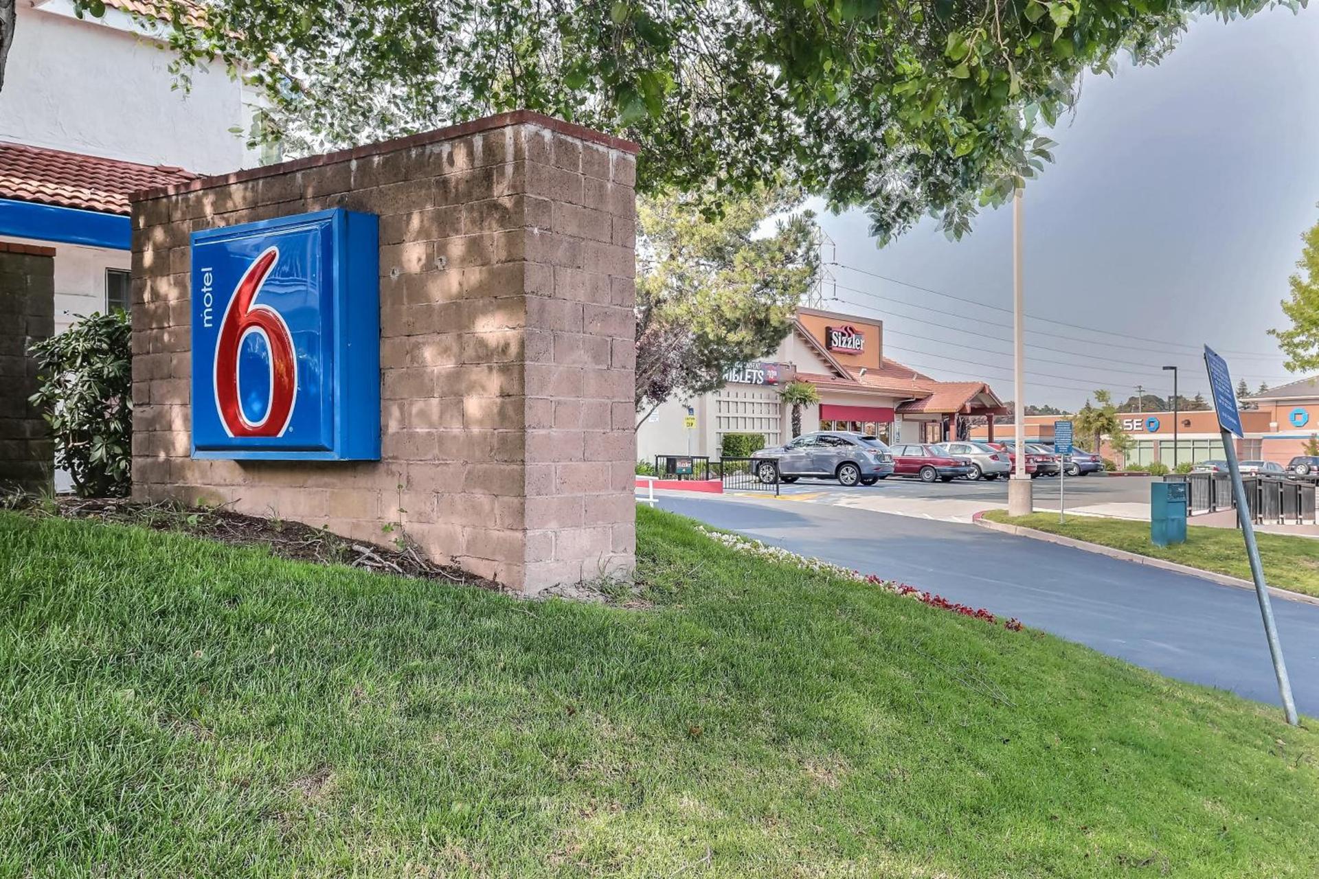 Motel 6-Pinole, CA photo 2