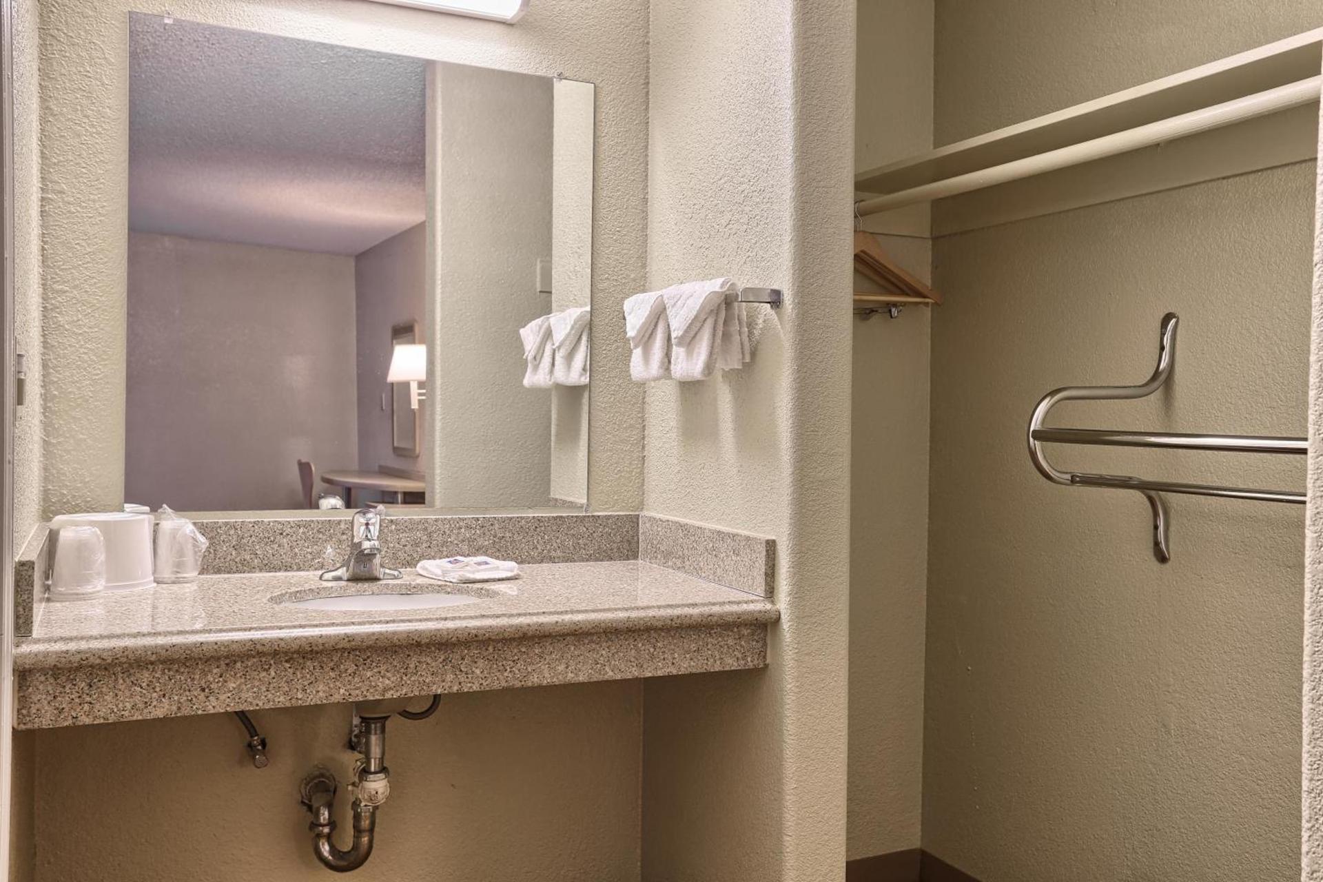 Cathedral Hill Hotel photo 31