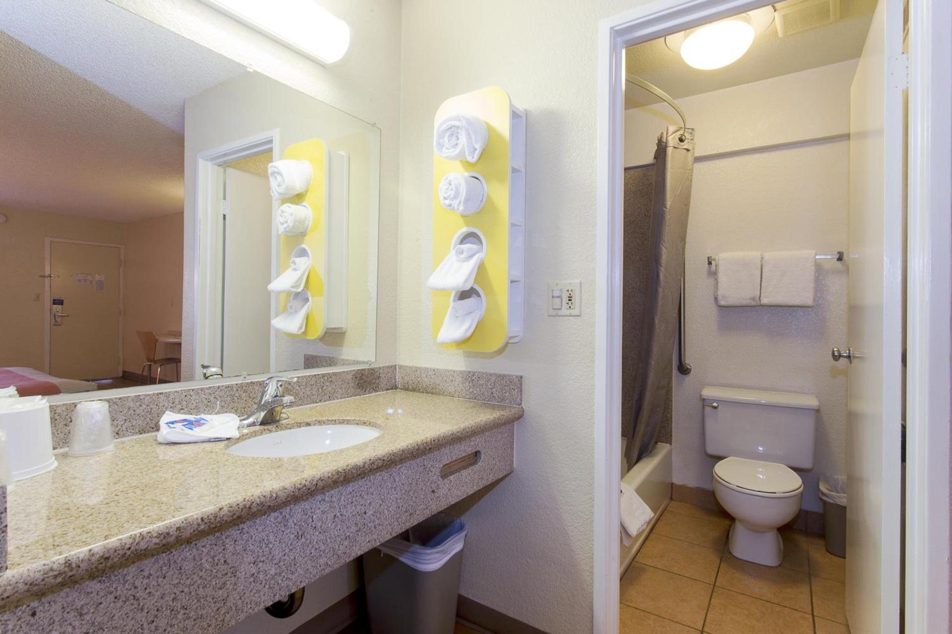 Cathedral Hill Hotel photo 28