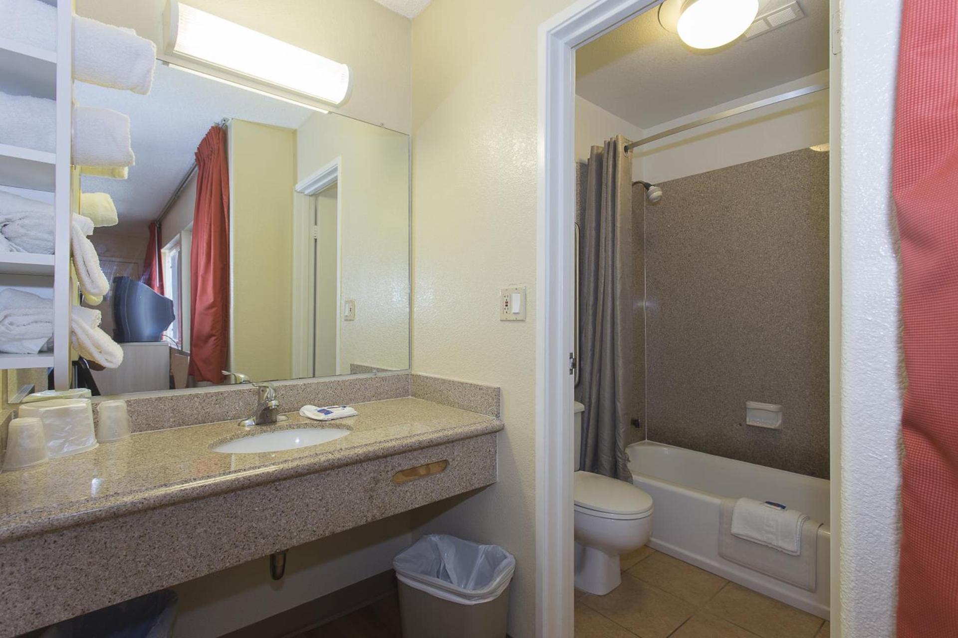 Cathedral Hill Hotel photo 32