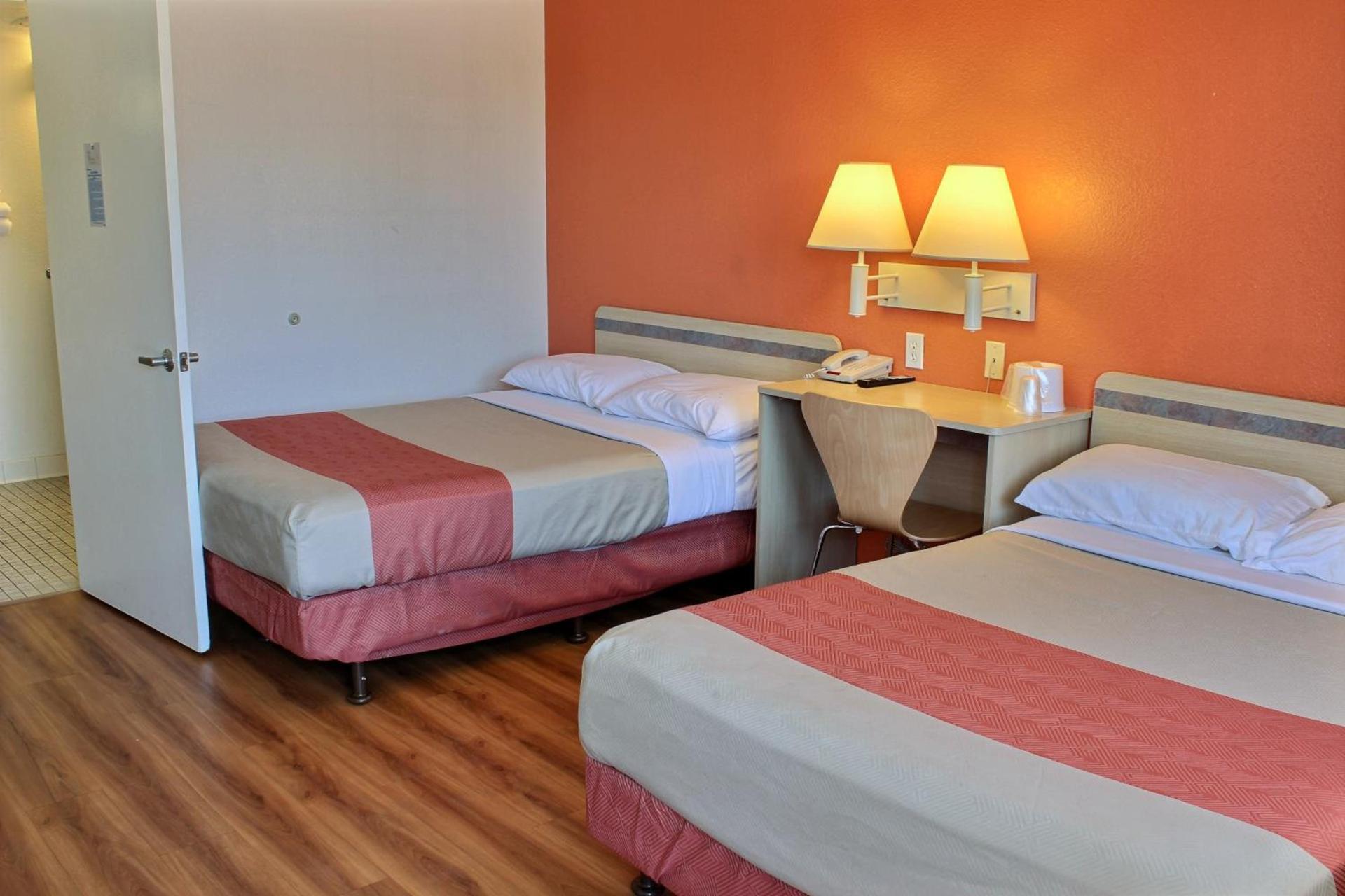 Motel 6-Coalinga, CA - East photo 3