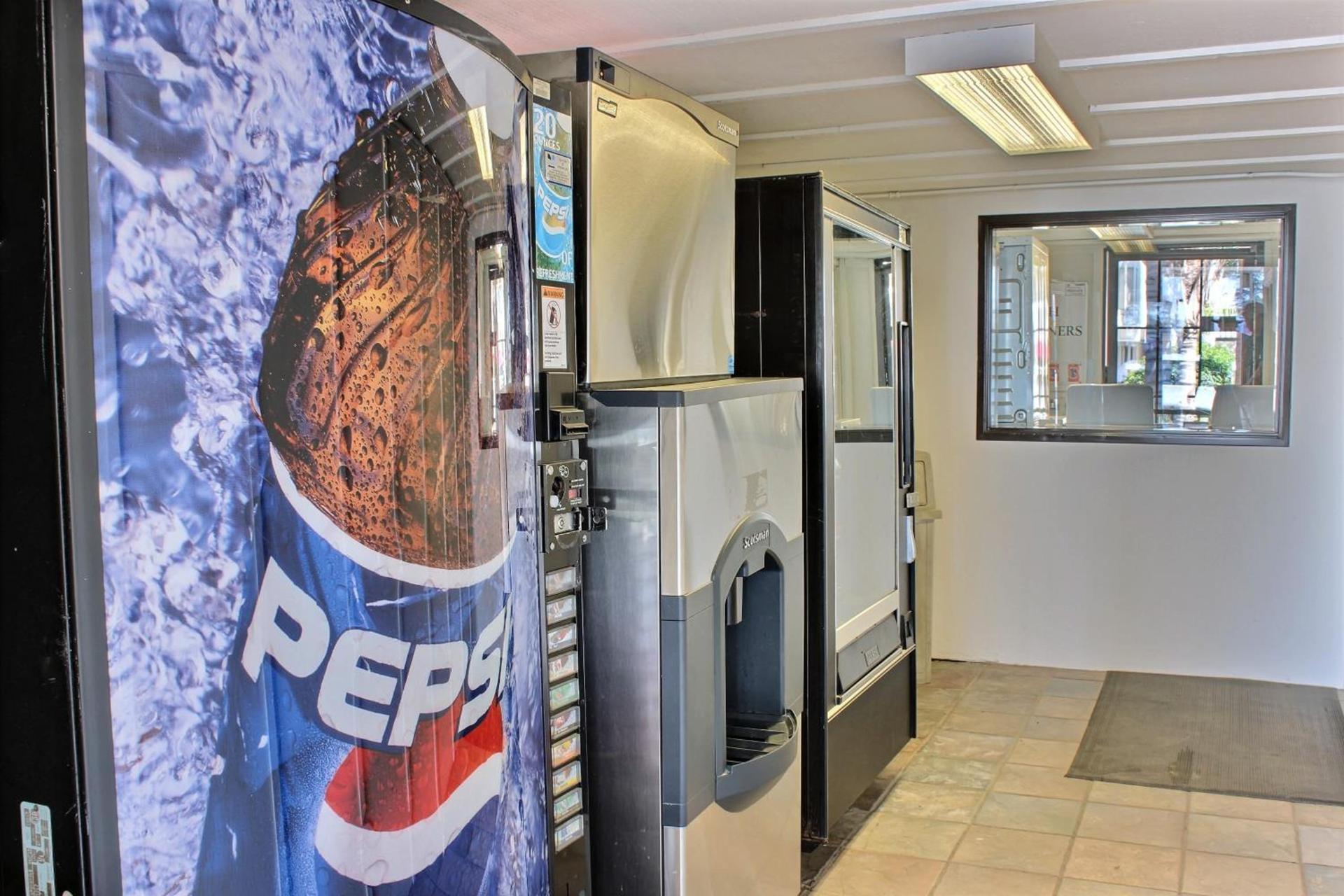 Motel 6-Coalinga, CA - East photo 26
