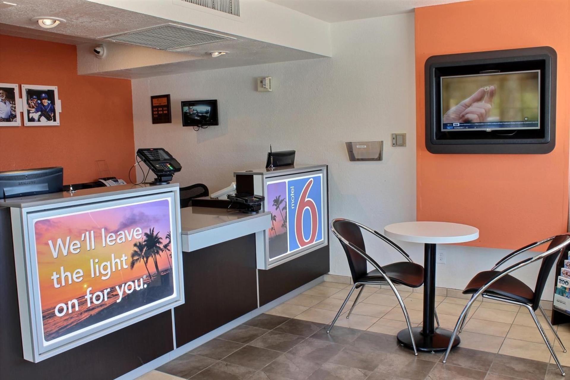 Motel 6-Coalinga, CA - East photo 11