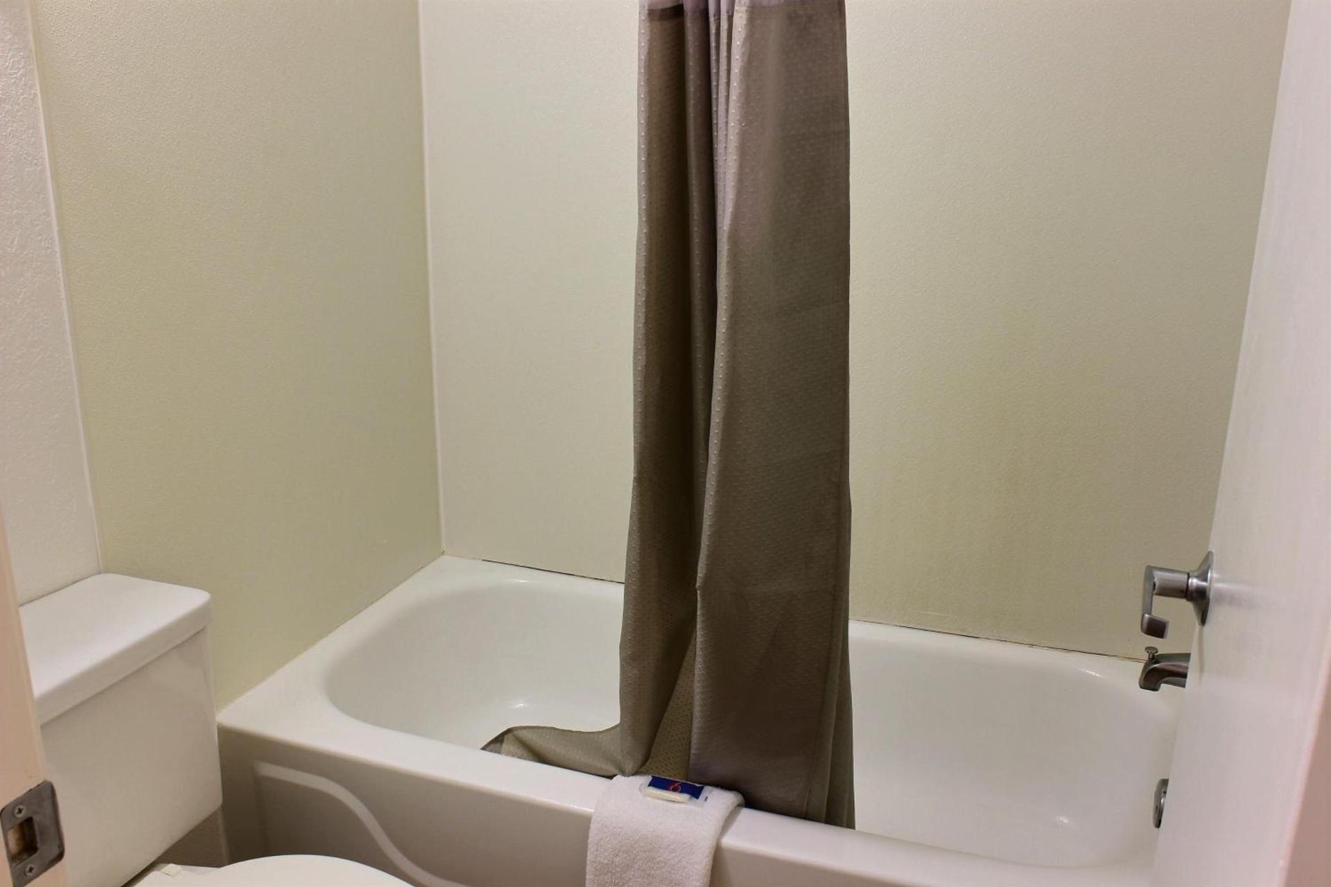 Motel 6-Coalinga, CA - East photo 35