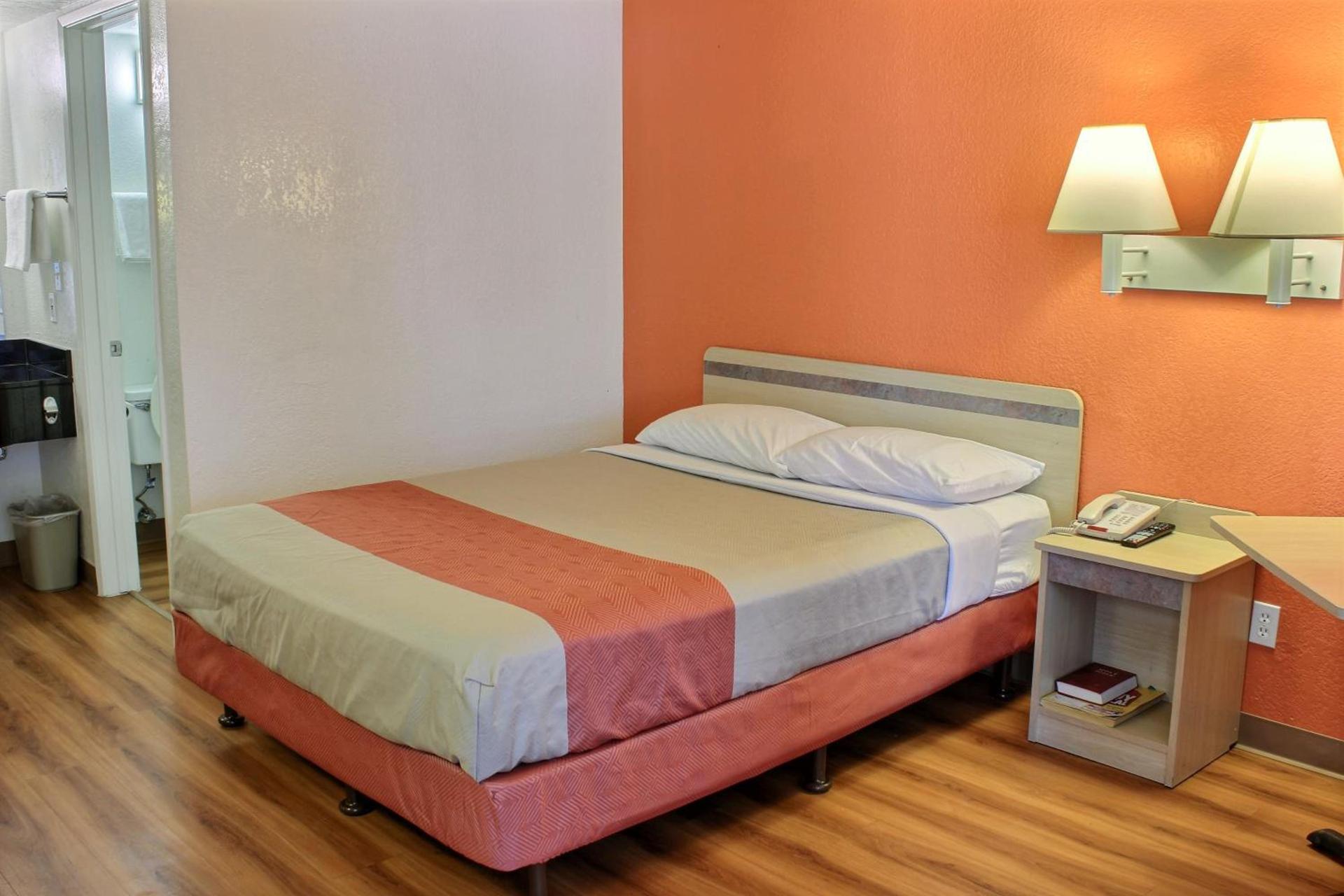 Motel 6-Coalinga, CA - East photo 14