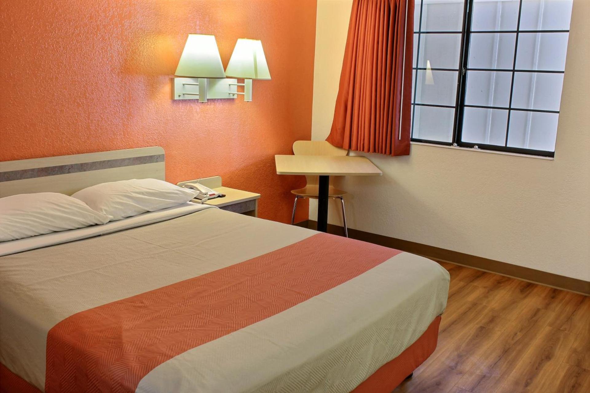 Motel 6-Coalinga, CA - East photo 4