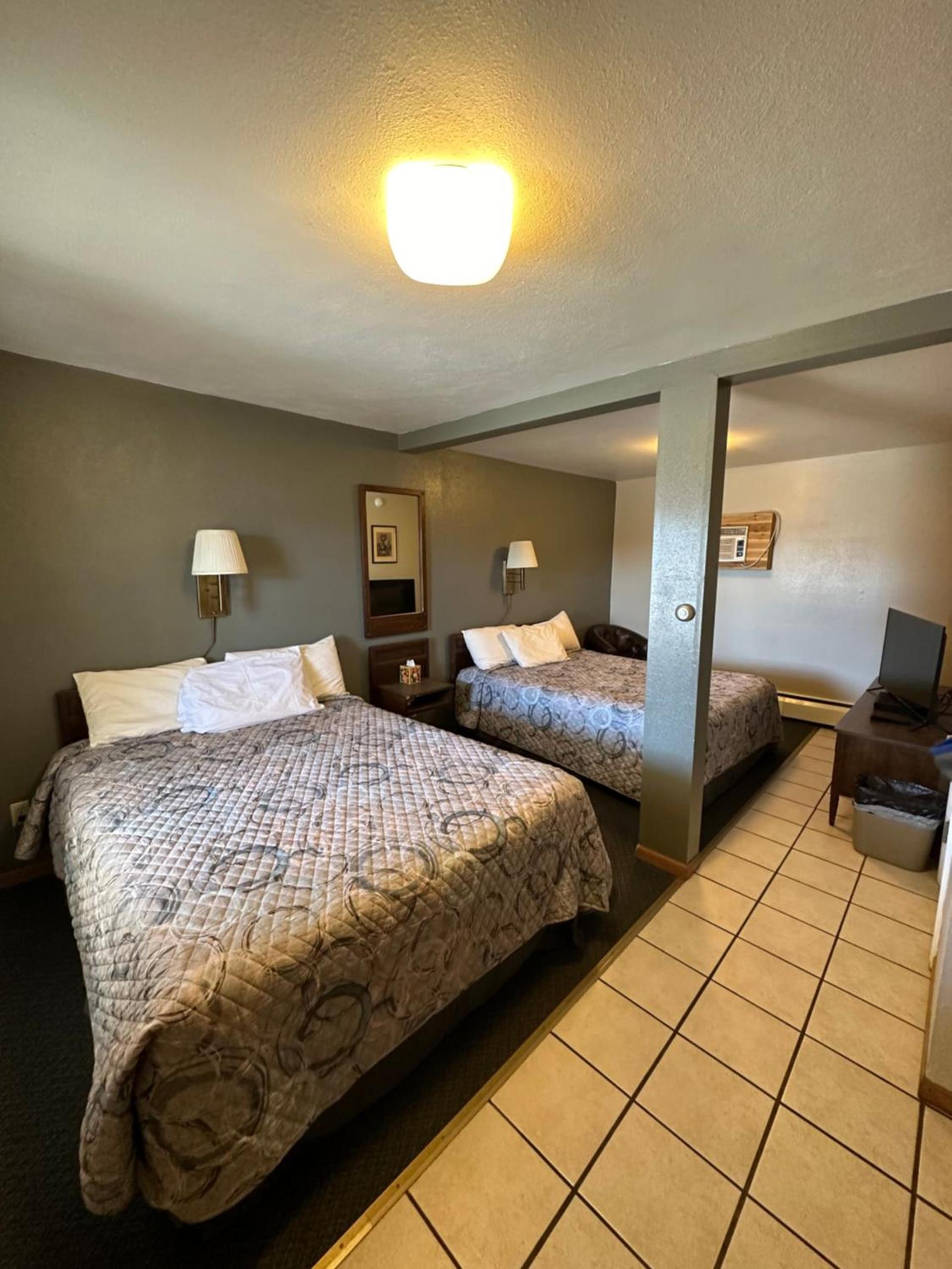 Sportsman Motel photo 7