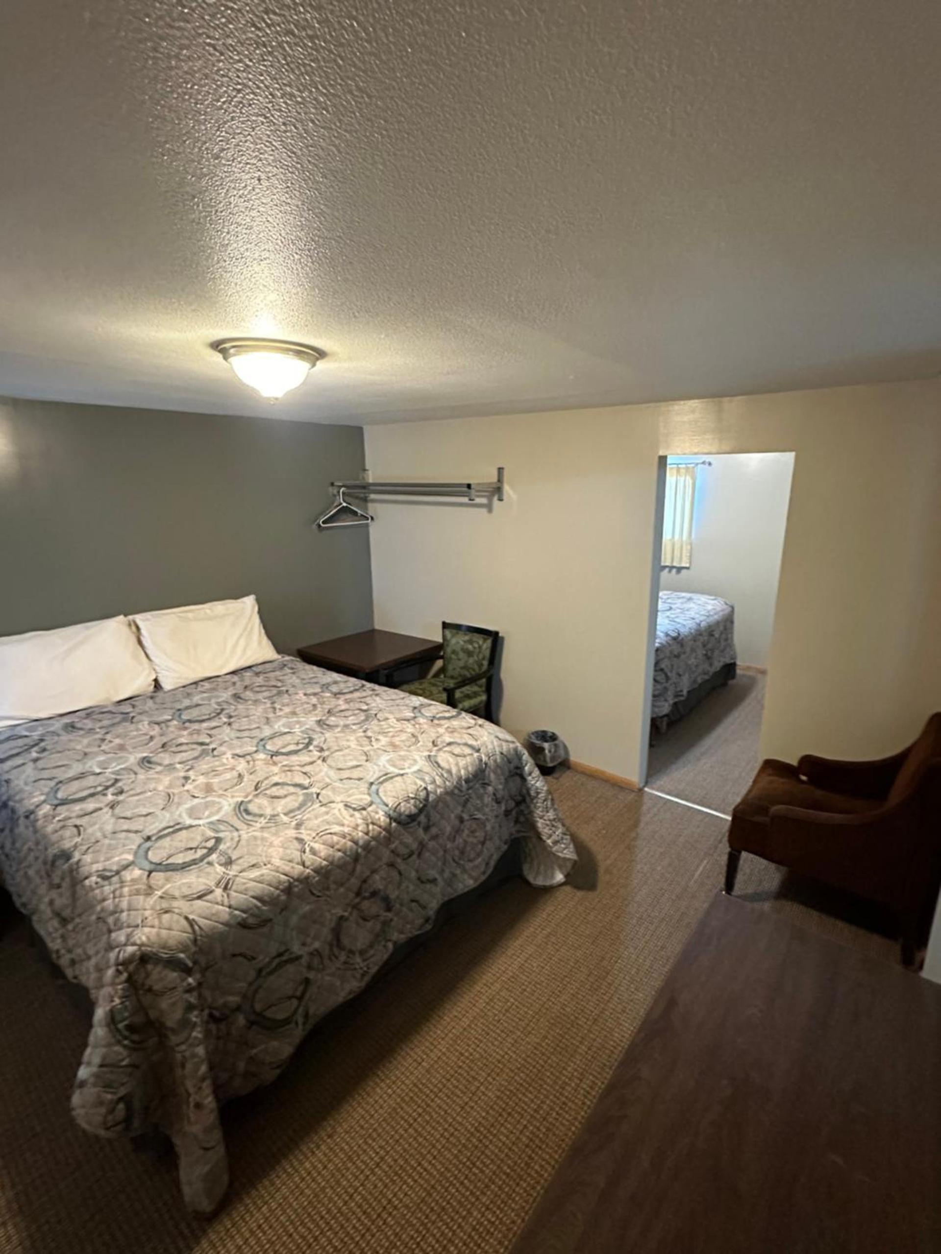 Sportsman Motel photo 14
